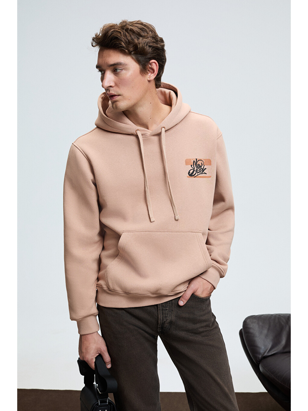 Bej Leland Erkek Kapüşonlu Kanguru Cepli Göğsü Nakışlı Regular Fit Vizon Sweatshirt