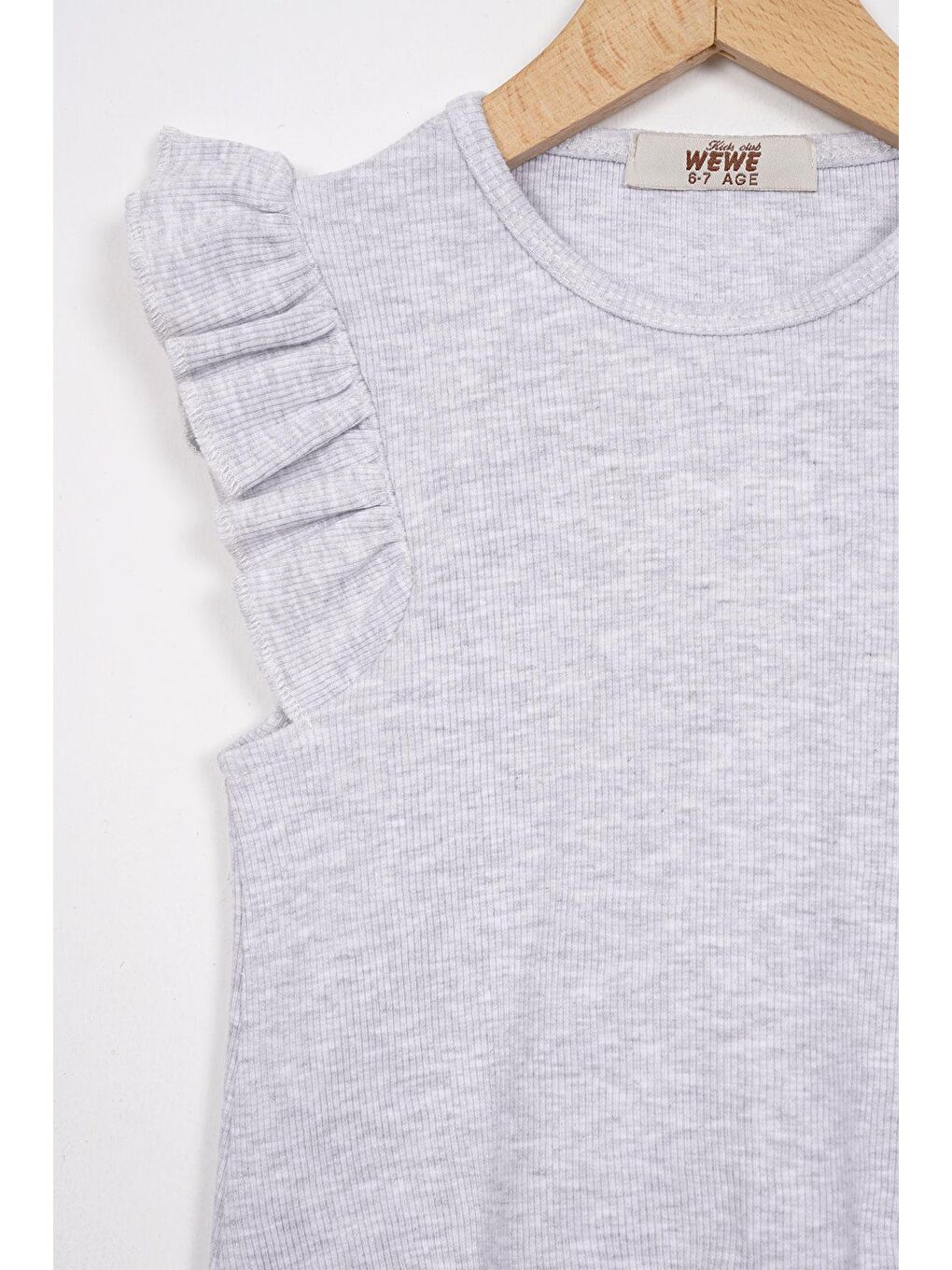 Gri Bisiklet Yaka Omuzları Fırfırlı Kız Çocuk Şortlu Takım-1