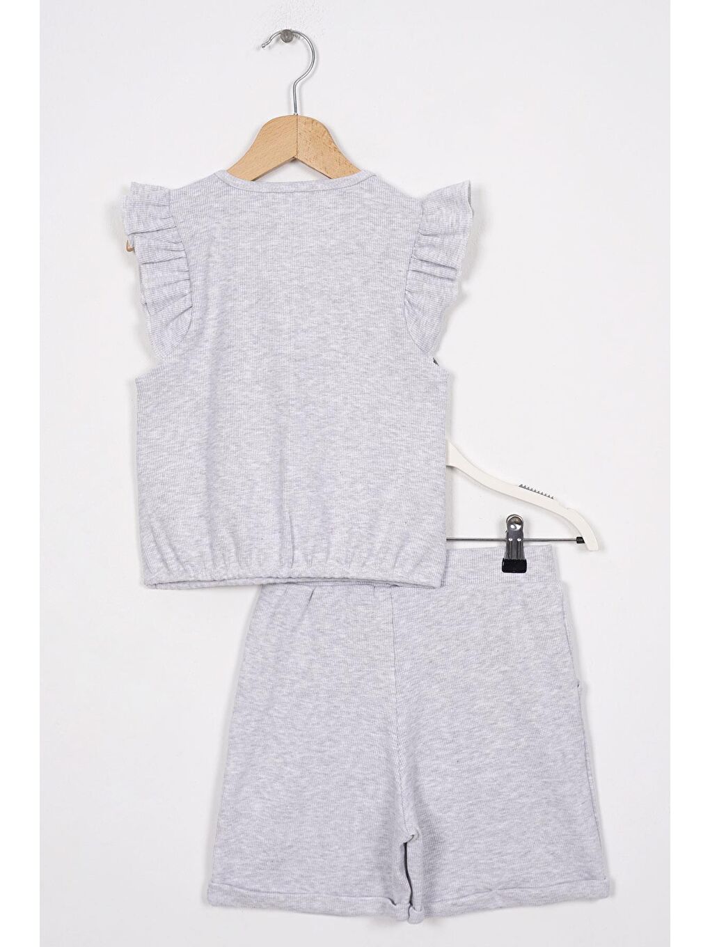 Gri Bisiklet Yaka Omuzları Fırfırlı Kız Çocuk Şortlu Takım-2
