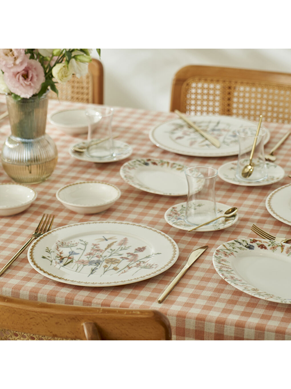 Karışık Flores Porselen 26 Parça 6 Kişilik Kahvaltı Takımı-1