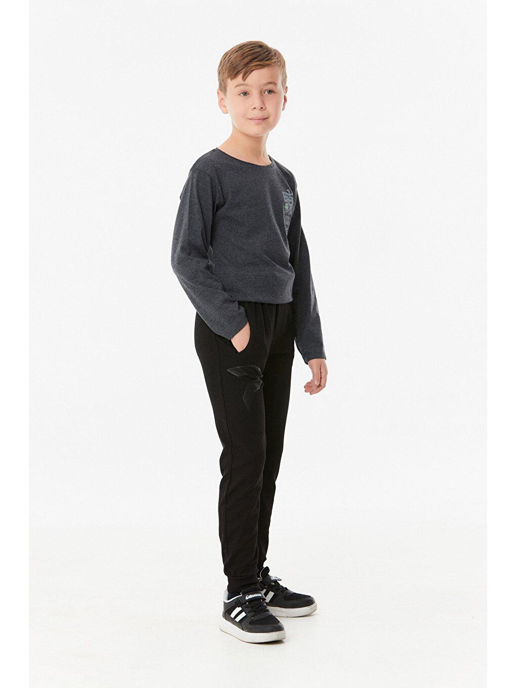 Siyah Baskılı Beli Lastikli Erkek Çocuk Eşofman Altı-1