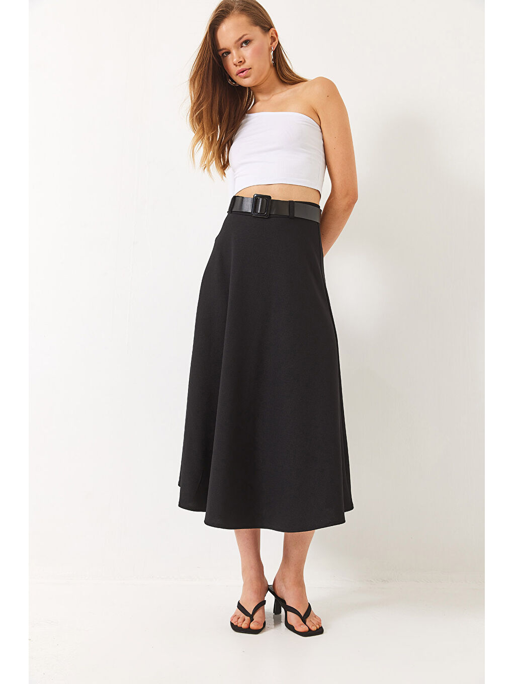 Siyah Kadın Kemerli Kloş Örme Maxi Boy Etek-3