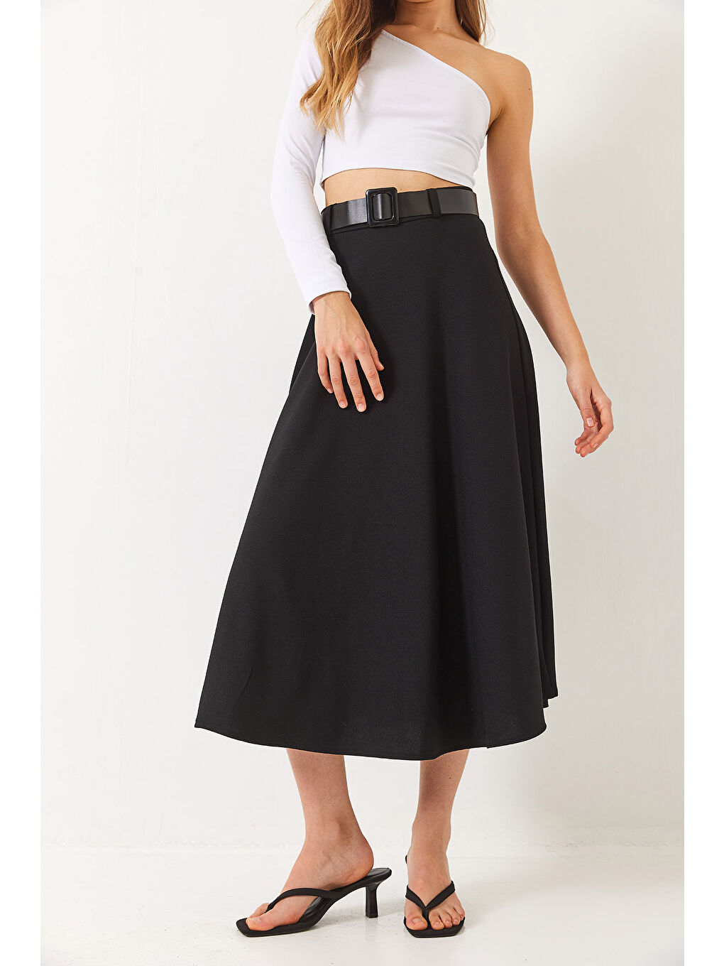 Siyah Kadın Kemerli Kloş Örme Maxi Boy Etek-4