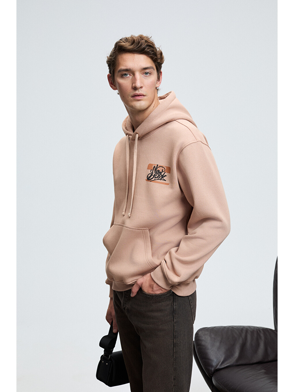 Bej Leland Erkek Kapüşonlu Kanguru Cepli Göğsü Nakışlı Regular Fit Vizon Sweatshirt-3