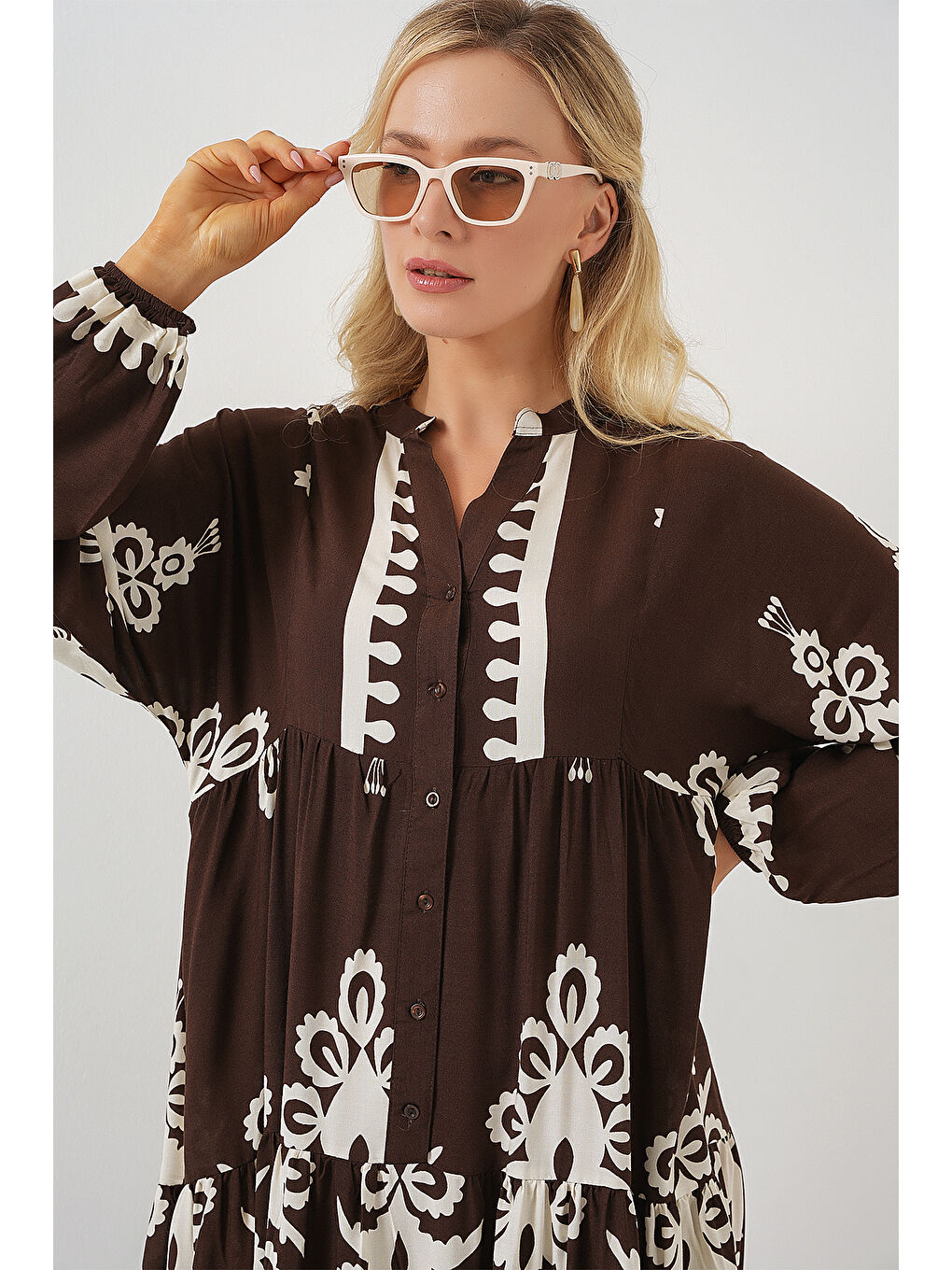 Kahverengi 2423 Otantik Desenli Tesettür Elbise - Koyu Kahve-3