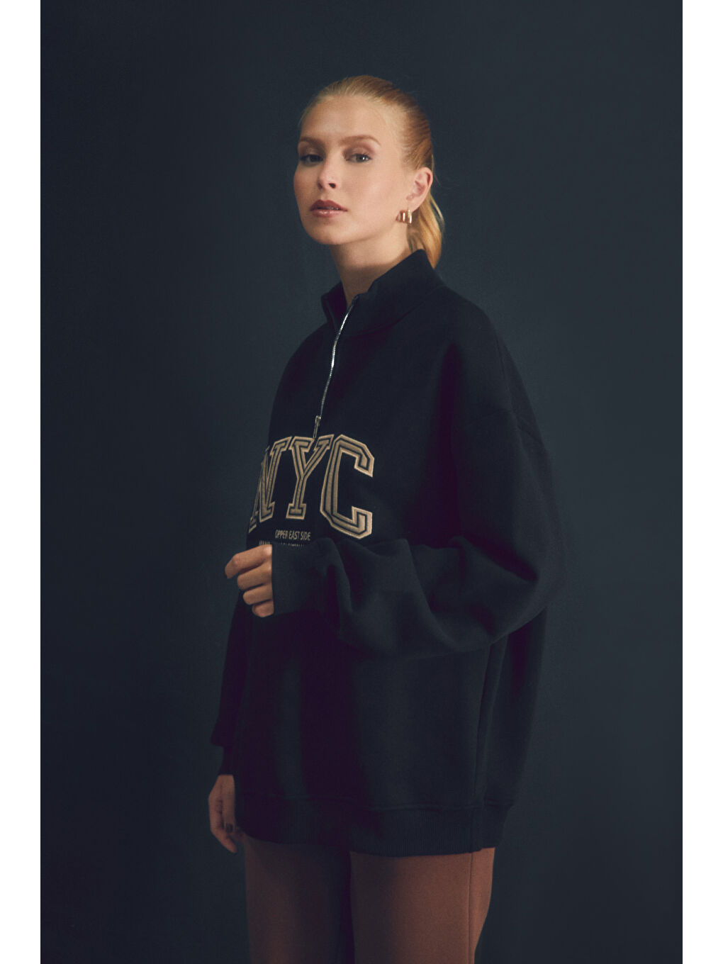 Fullamoda Siyah Nyc Nakışlı Dik Yaka Yarım Fermuarlı Oversize Sweatshirt - 3