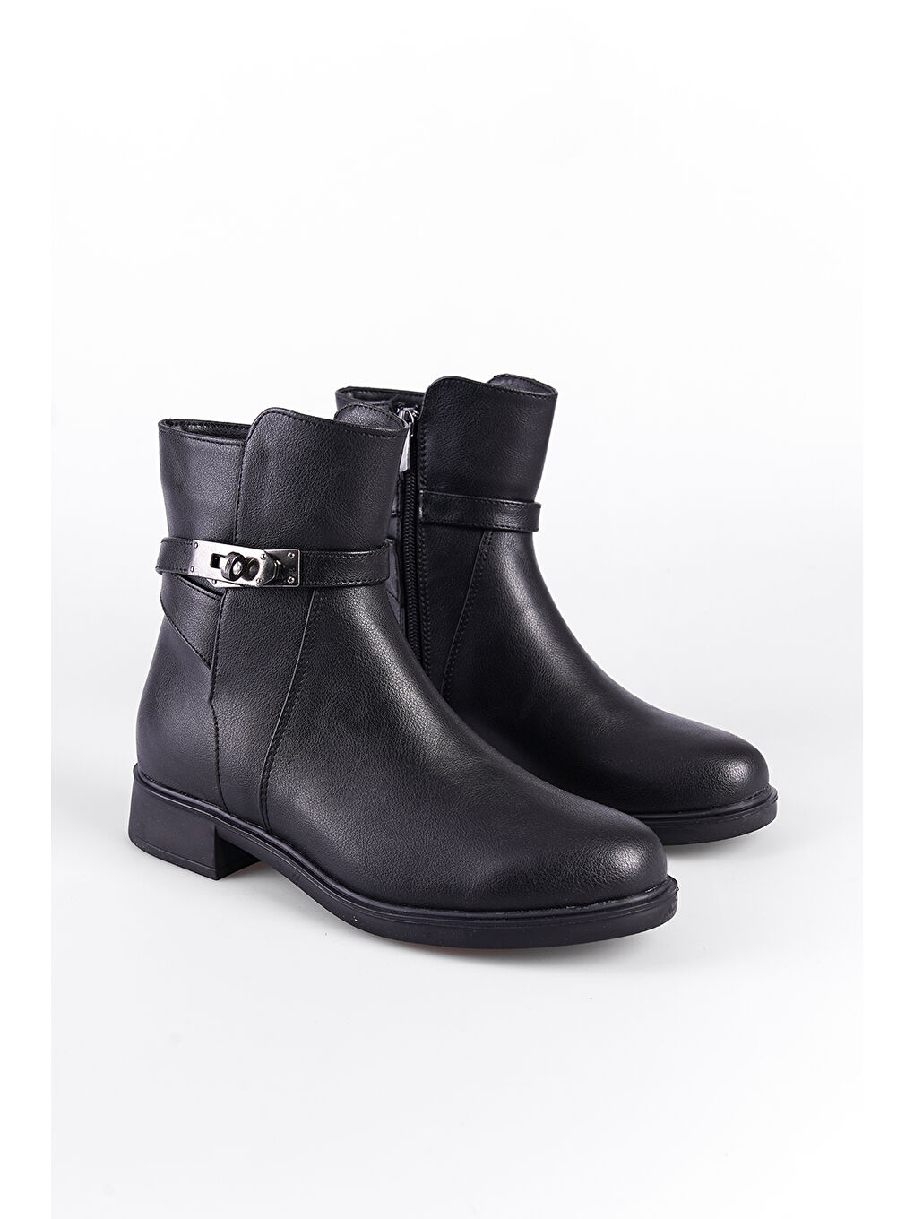 Siyah Metal Tokalı Fermuarlı Kadın Bot