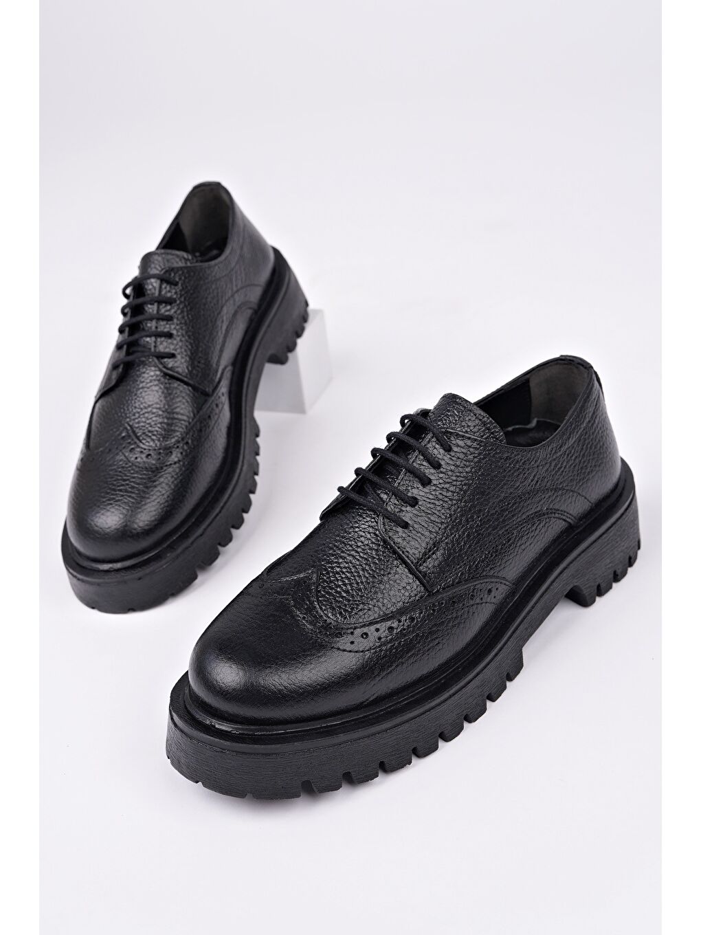 Siyah AMOUR Kadın Bağcıklı Hakiki Deri Kalın Taban Günlük Casual Makosen Ayakkabı-1