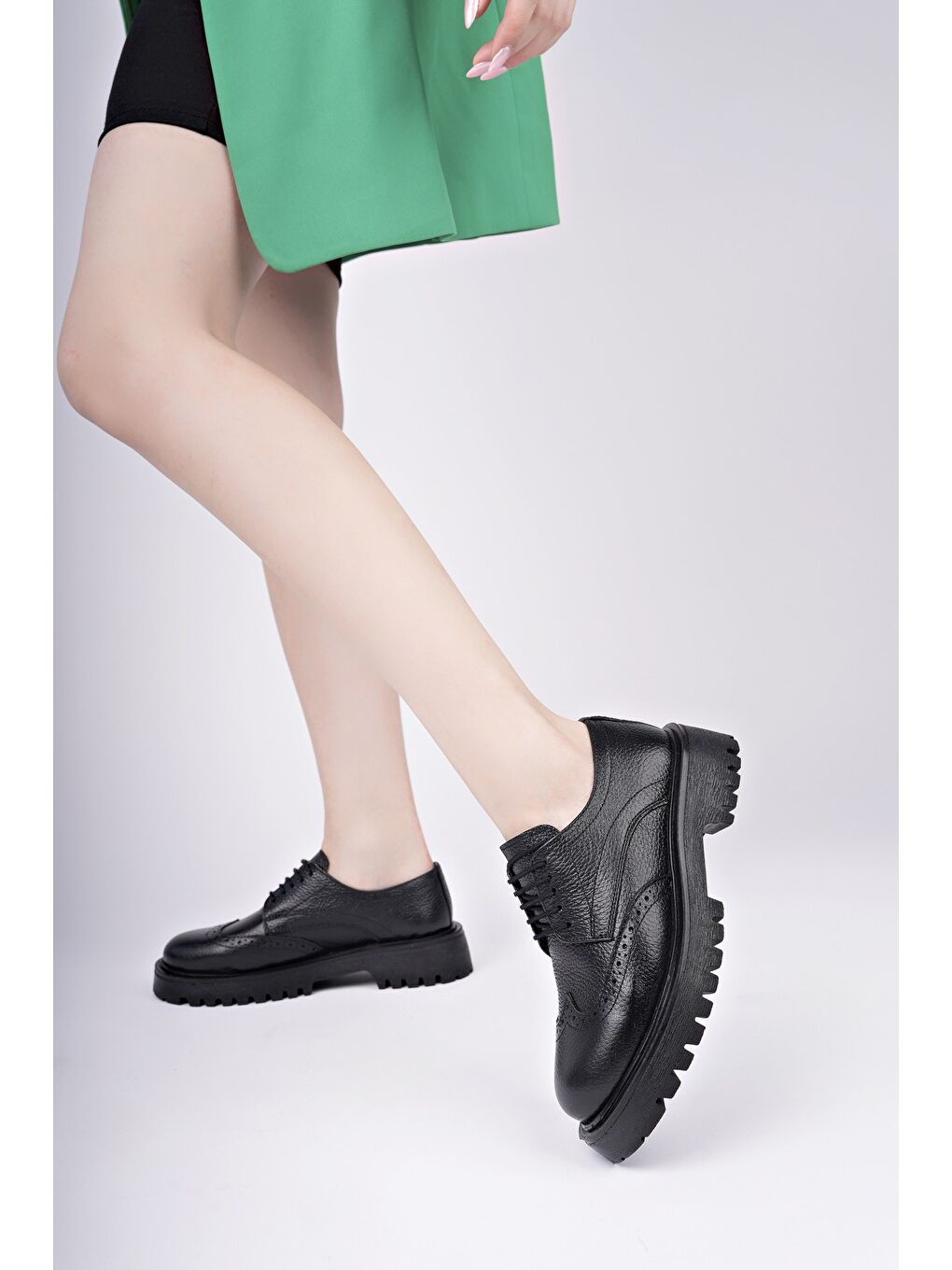 Siyah AMOUR Kadın Bağcıklı Hakiki Deri Kalın Taban Günlük Casual Makosen Ayakkabı-4