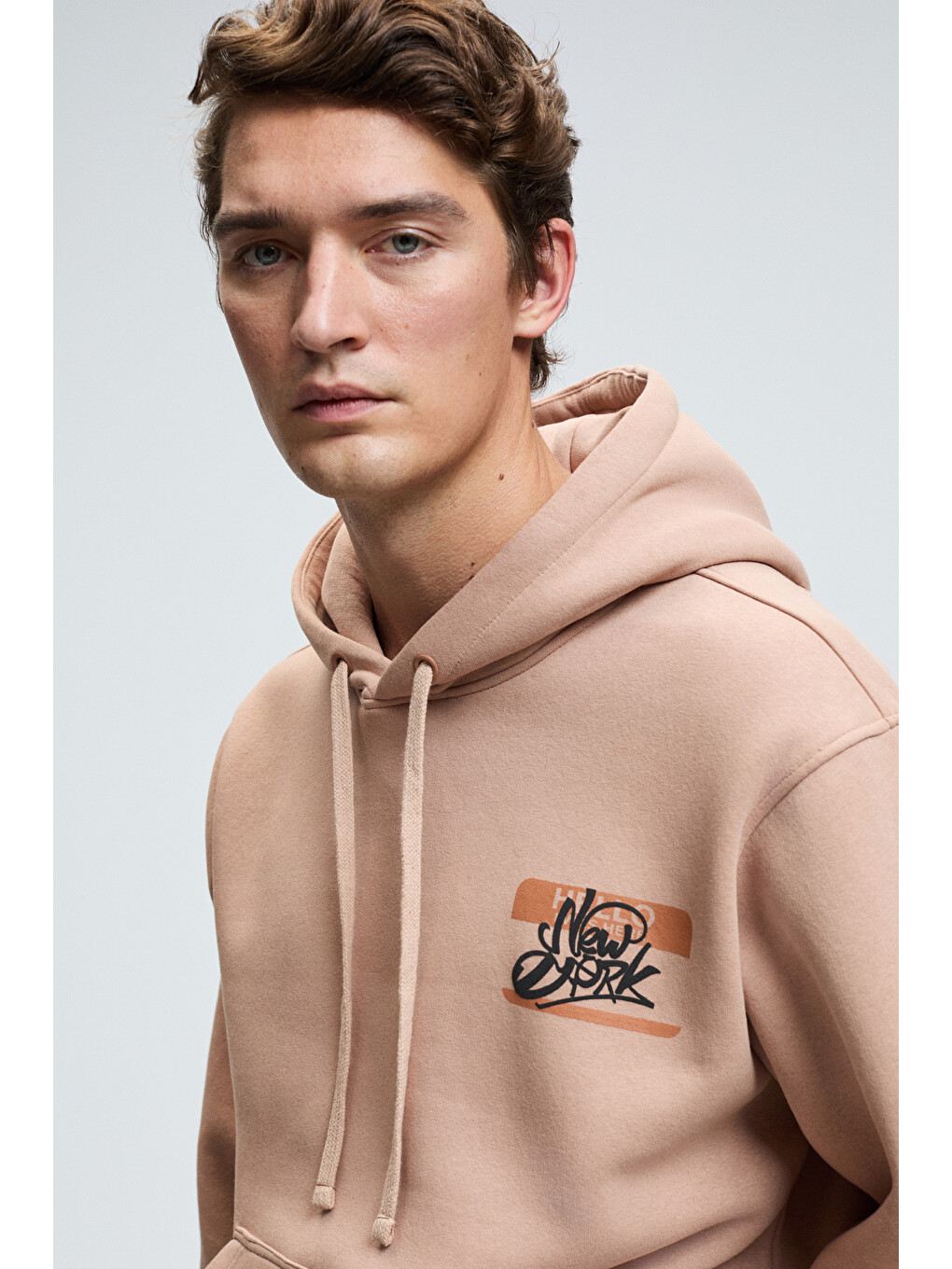 Bej Leland Erkek Kapüşonlu Kanguru Cepli Göğsü Nakışlı Regular Fit Vizon Sweatshirt-4