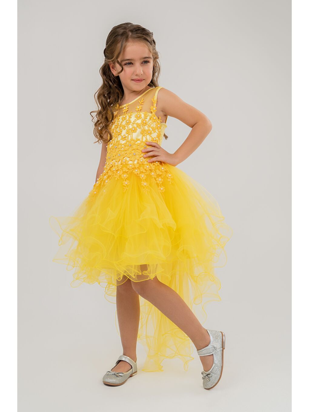 Sarı Güpür Model Kuyruklu Gelinlik Çocuk Kolsuz Abiye MNK0470-2