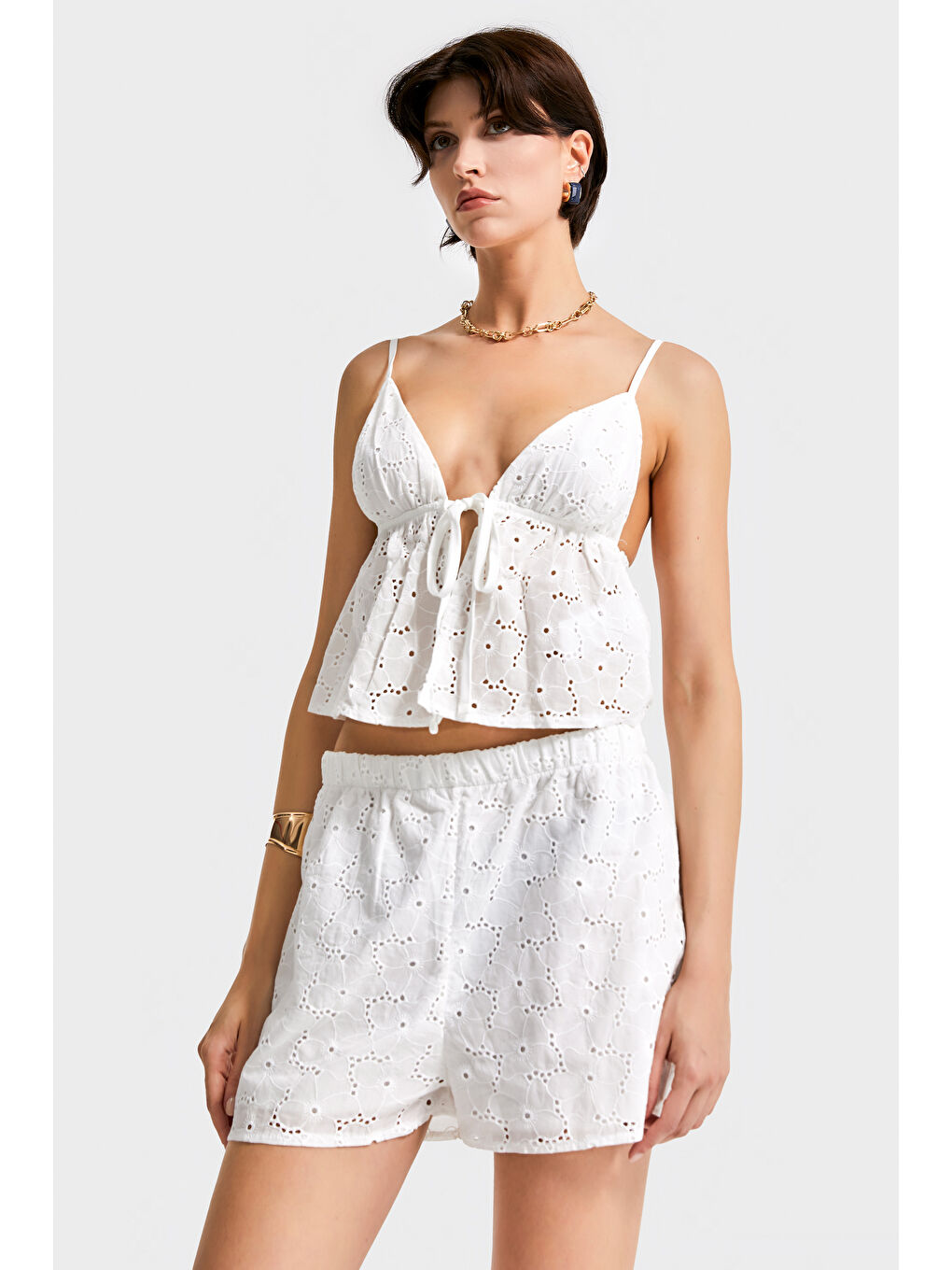 Beyaz Kadın Dantelli Kumaş Alt Şort Üst Crop 2'li Kombin Tasarım Takım-1