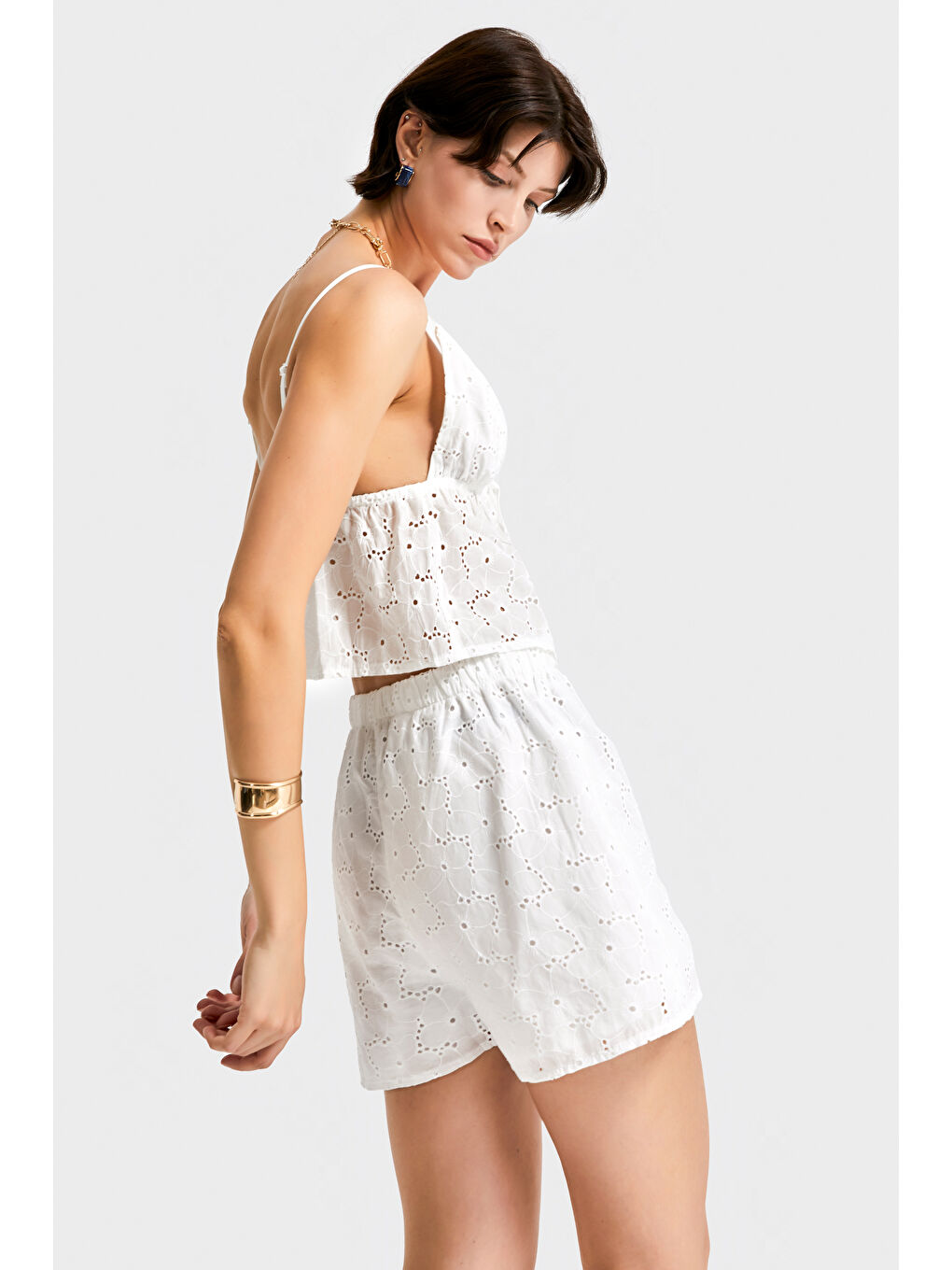Beyaz Kadın Dantelli Kumaş Alt Şort Üst Crop 2'li Kombin Tasarım Takım-2