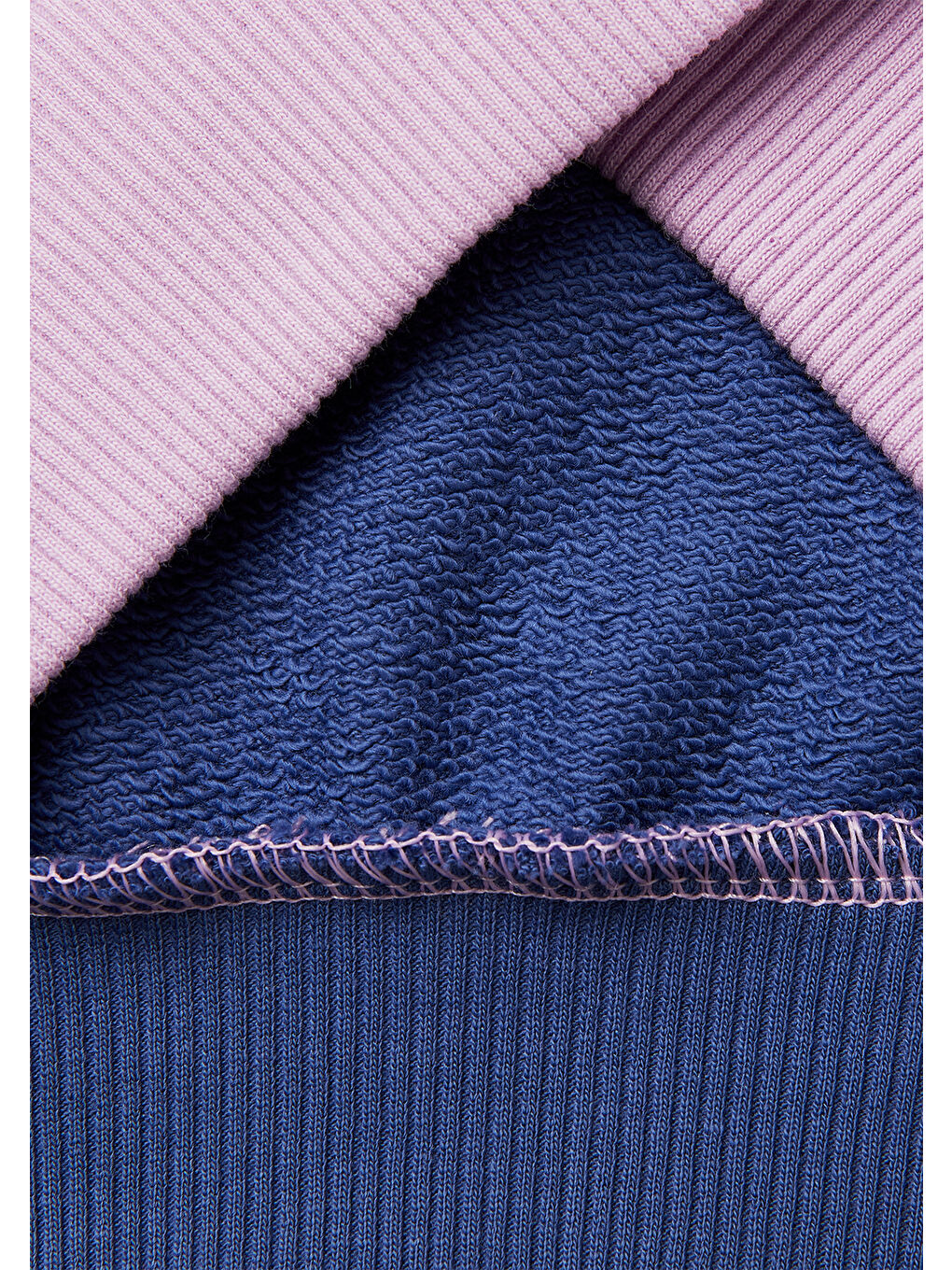 Kız Çocuk Pembe Renkli Baskılı Kontrast Detaylı Logolu Bisiklet Yaka Sweatshirt-2