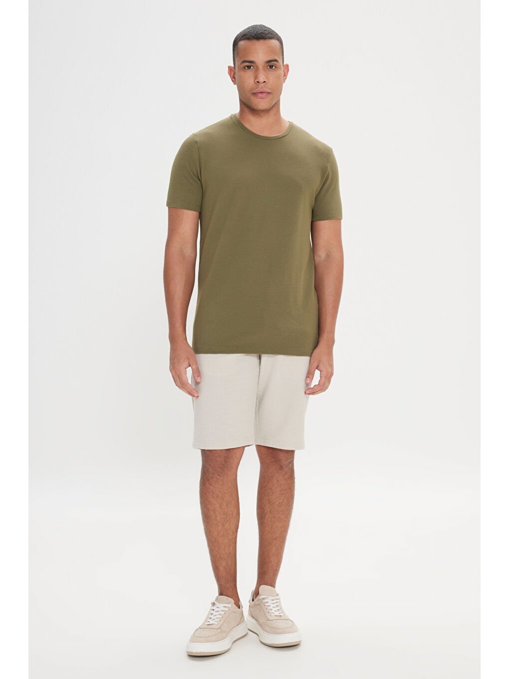 Erkek Haki Slim Fit Dar Kesim Bisiklet Yaka Kısa Kollu Yumuşak Tuşeli Basic Tişört-1