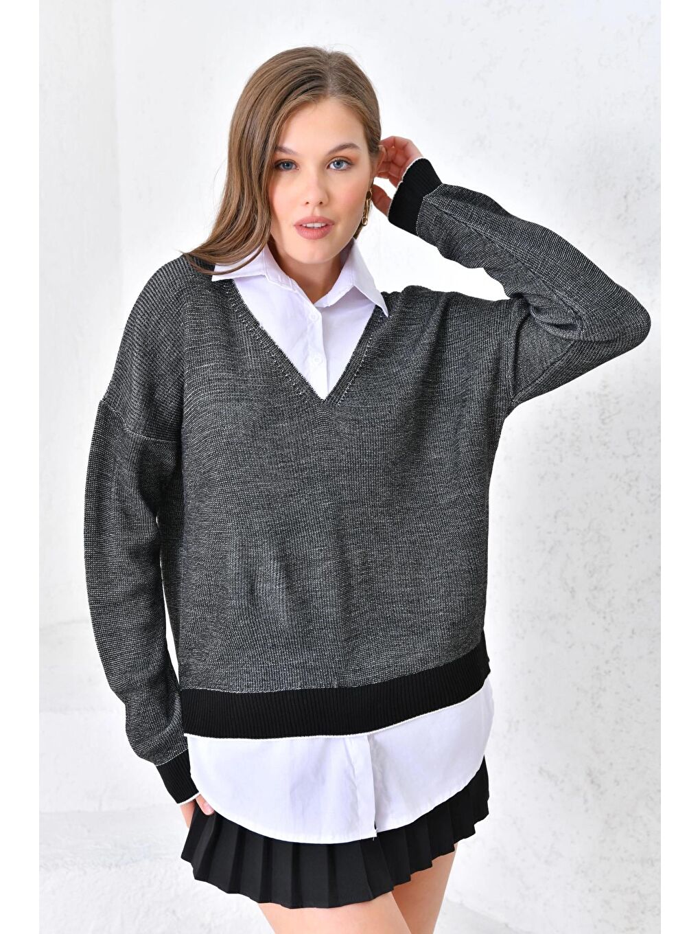 Gömlek Yaka Detaylı Siyah Triko Kazak-2