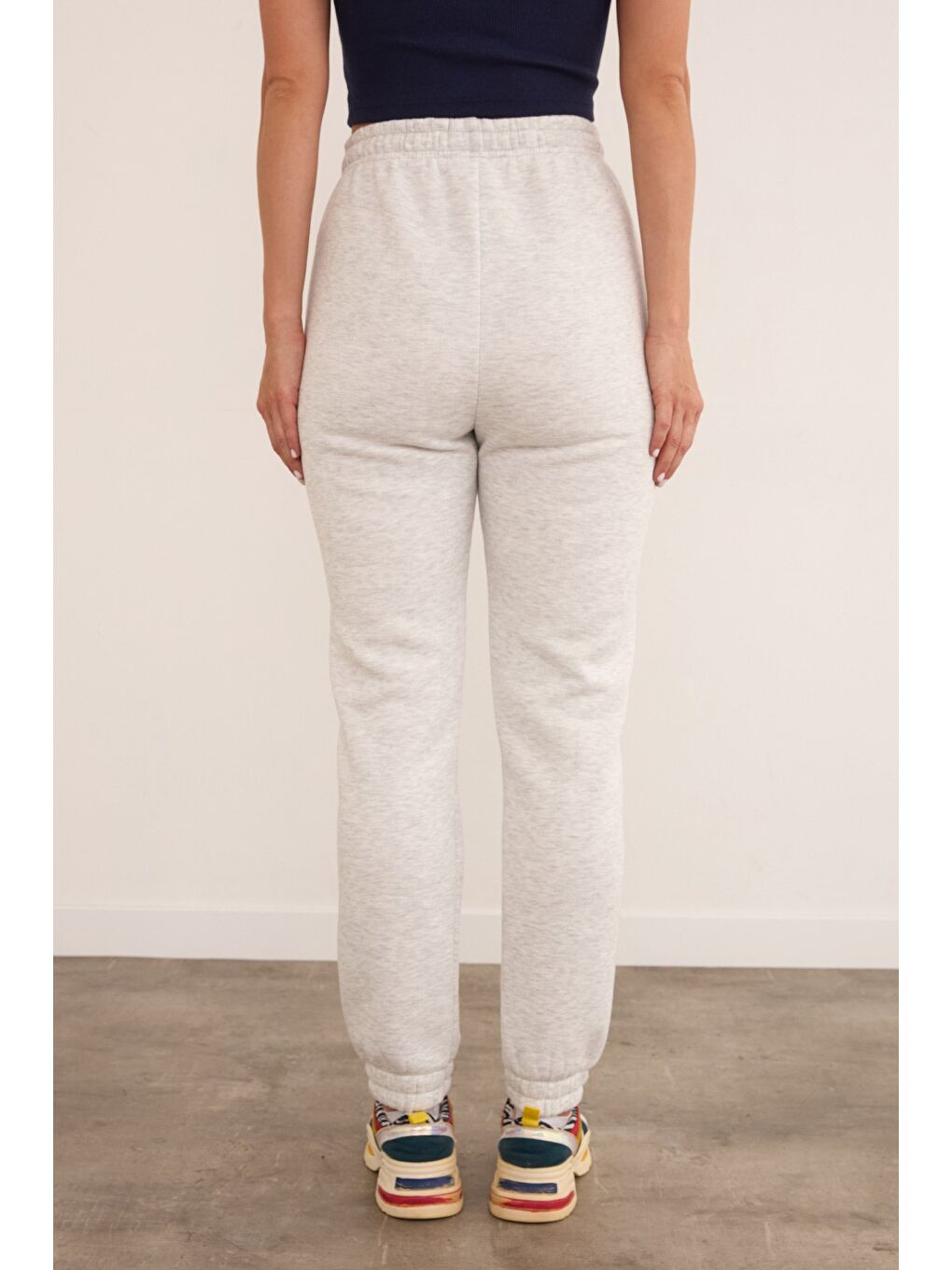 Gri 3 İplik Bağlamalı Cepli Jogger Eşofman Altı-3