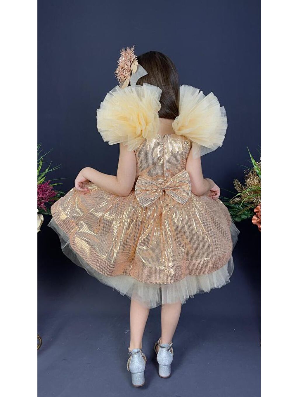 Sarı Tavus Kol Payetli Kumaş Kız Çocuk Elbise MNK0537-5