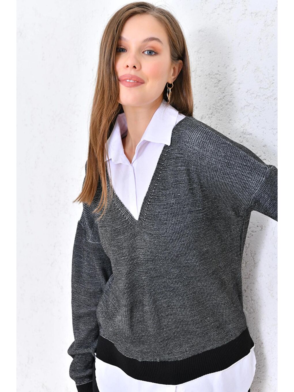 Gömlek Yaka Detaylı Siyah Triko Kazak-3