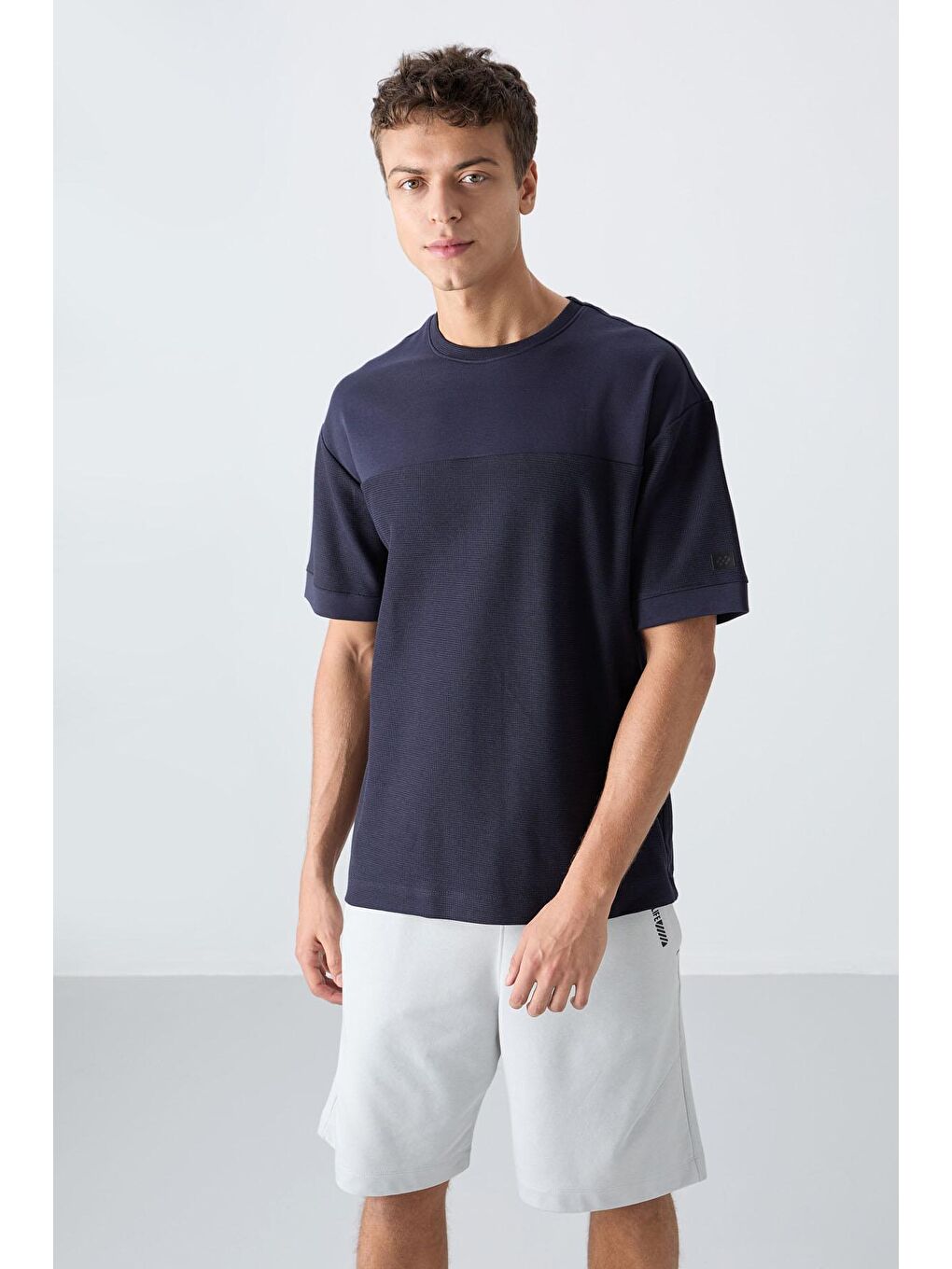 TOMMYLIFE Lacivert Pamuklu Kalın Yüzeyi Dokulu Oversize Fit Basic Erkek T-Shirt - 88340