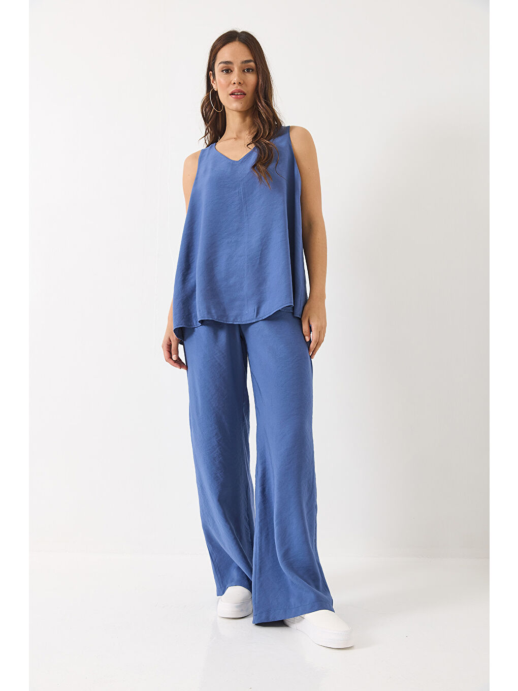 İndigo Kadın V Yaka Askılı Bluz Palazzo Pantolonlu Alt-Üst Takım-1