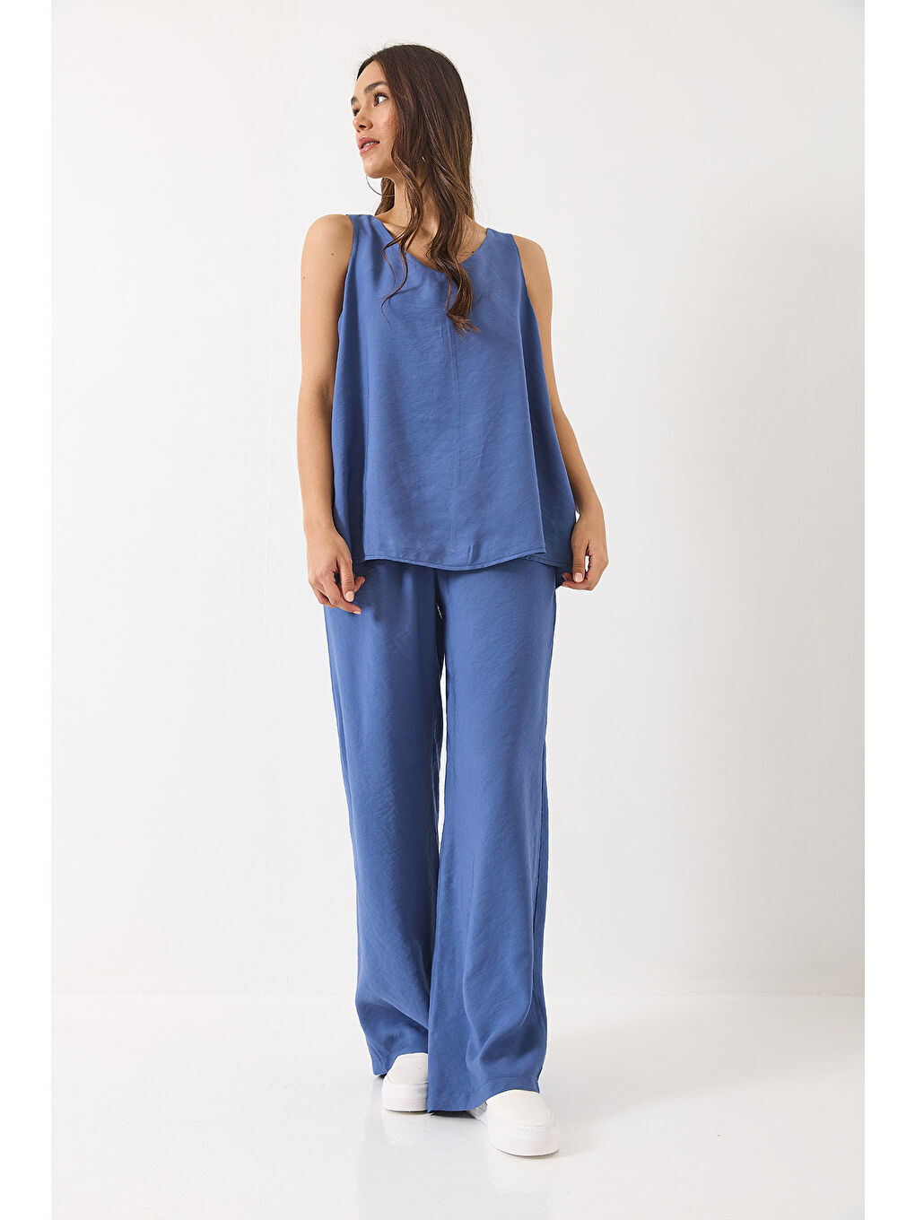 İndigo Kadın V Yaka Askılı Bluz Palazzo Pantolonlu Alt-Üst Takım-2