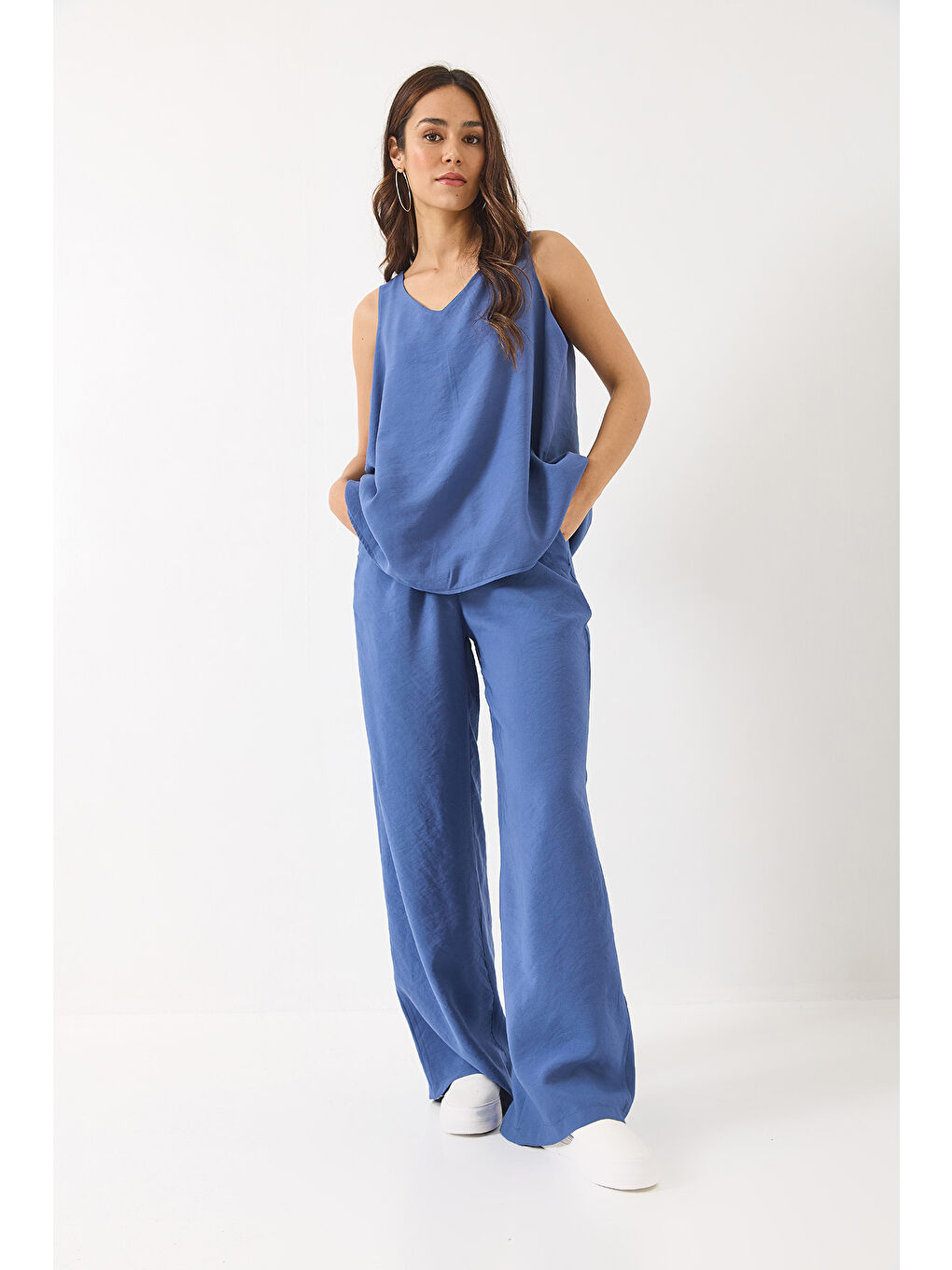 İndigo Kadın V Yaka Askılı Bluz Palazzo Pantolonlu Alt-Üst Takım-3