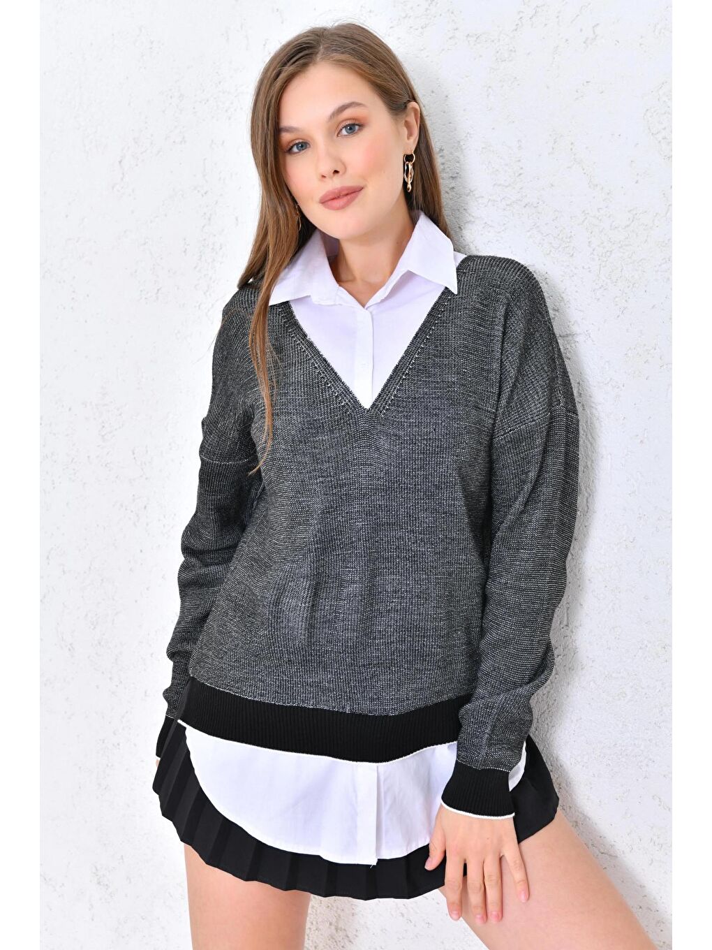 Gömlek Yaka Detaylı Siyah Triko Kazak-4