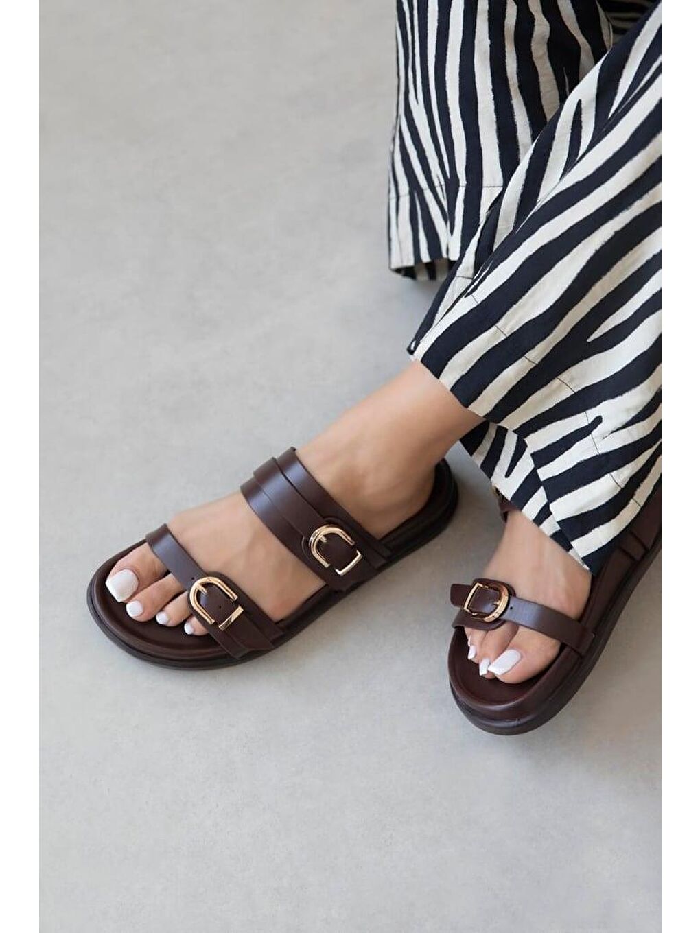 Kahverengi Keysi Kadın Toka Detay Günlük Konfor Terlik Kahve-1