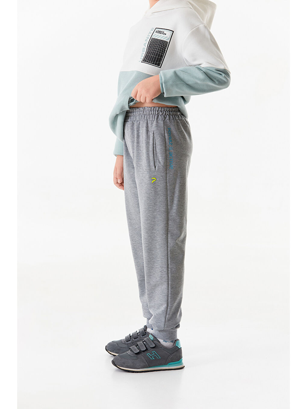 Gri Yazı Baskılı Beli Bağcıklı Jogger Erkek Çocuk Eşofman Altı-1