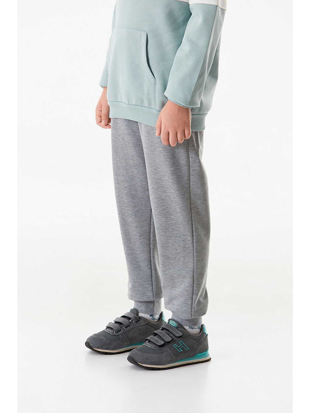 Gri Yazı Baskılı Beli Bağcıklı Jogger Erkek Çocuk Eşofman Altı-4