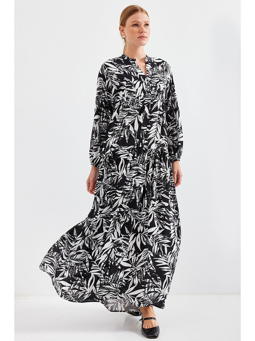 Pembe Kadın Desenli Siyah Beyaz Viskon Tesettür Elbise 2423