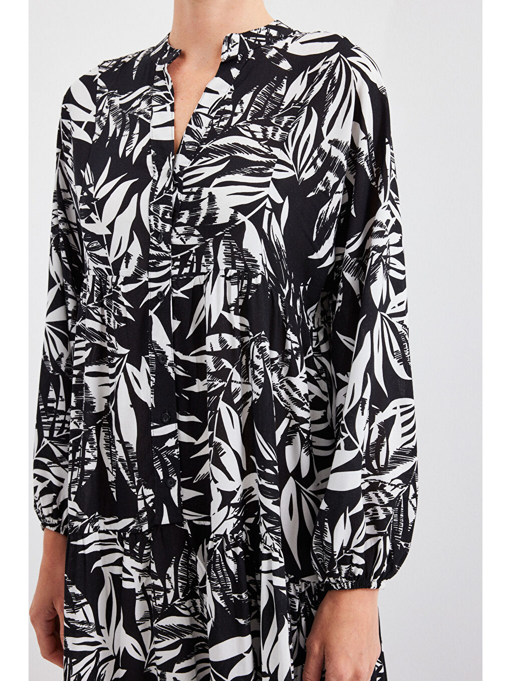 Pembe Kadın Desenli Siyah Beyaz Viskon Tesettür Elbise 2423-5