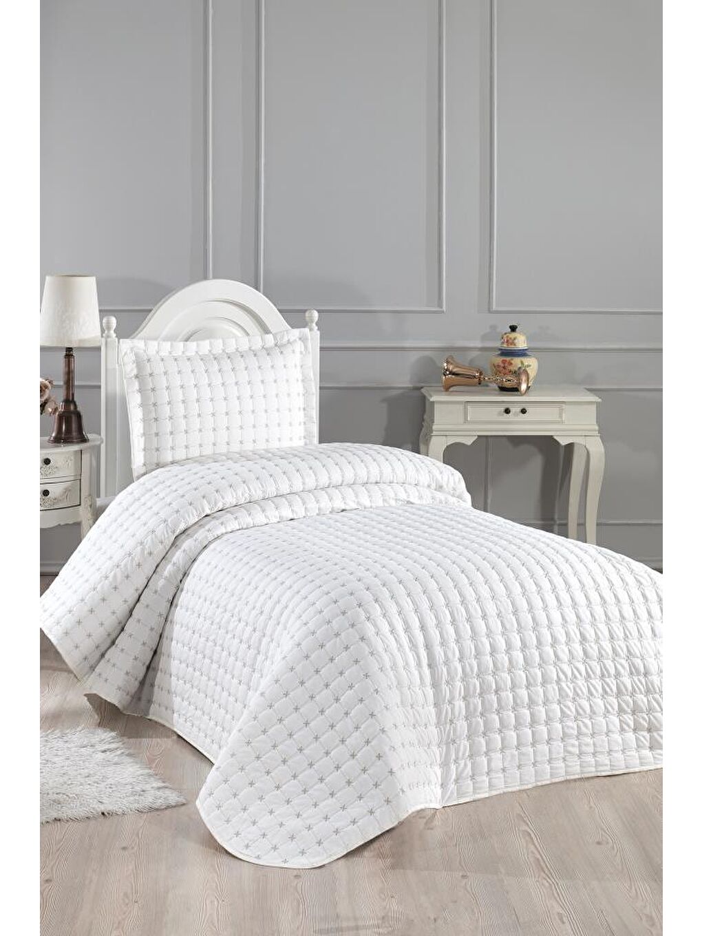 Ekru Yıldız Tek Kişilik Kapitoneli Yatak Örtüsü Krem