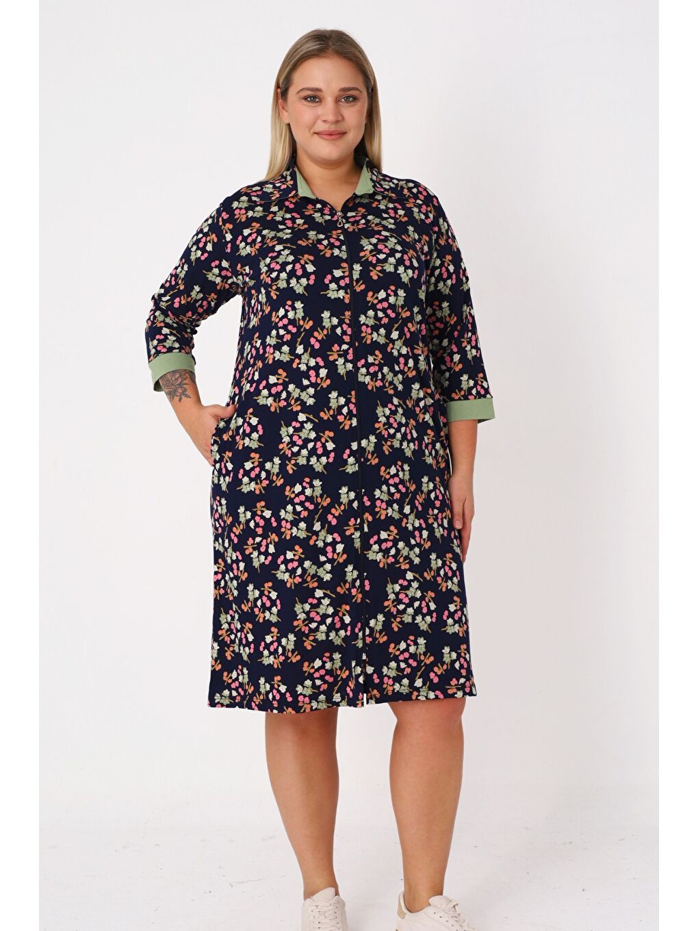 Lacivert Desenli Boydan Fermuarlı Biyeli Cepli Pamuklu Büyük Beden Truvakar Kollu Elbise