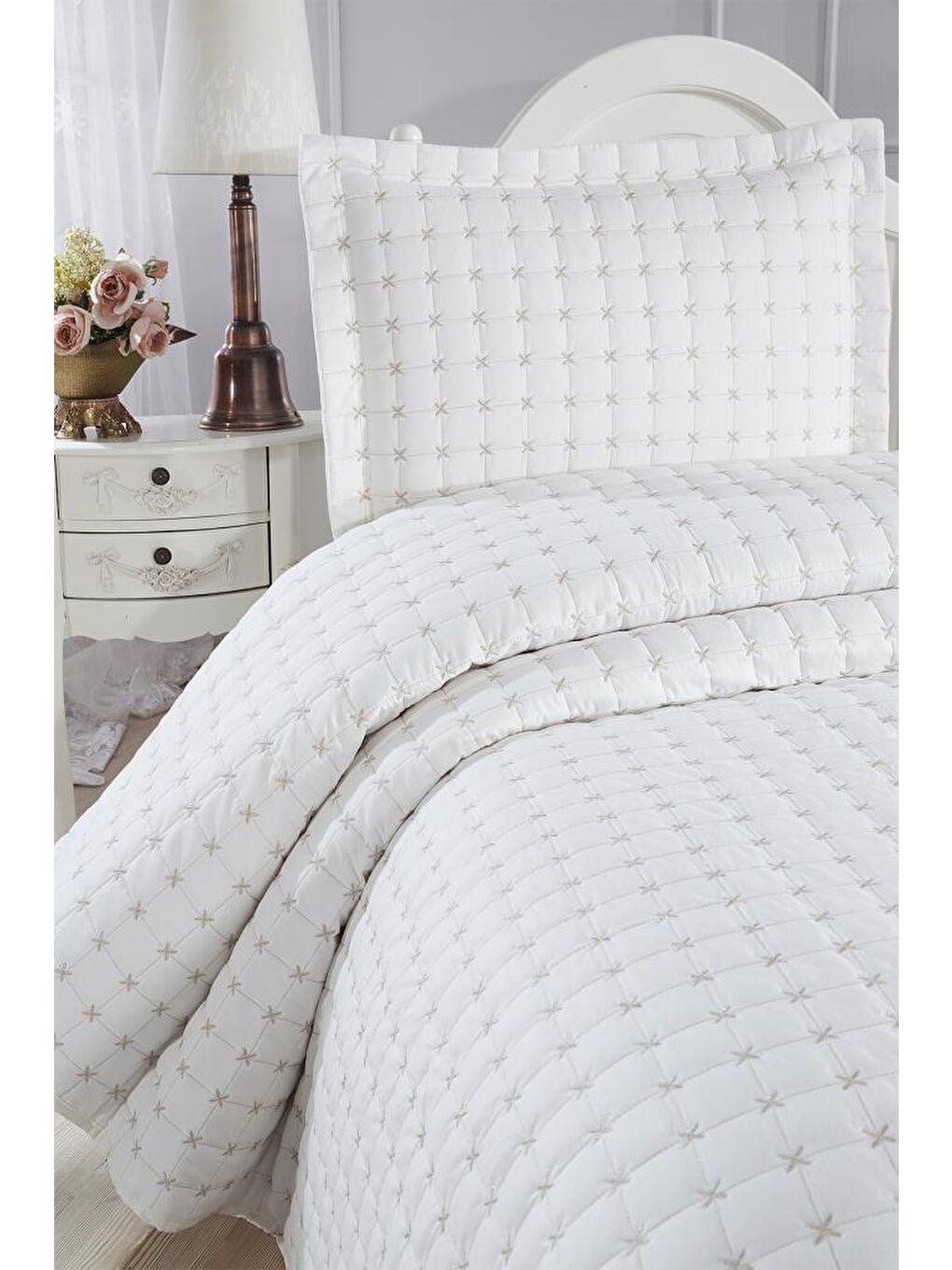 Ekru Yıldız Tek Kişilik Kapitoneli Yatak Örtüsü Krem-2