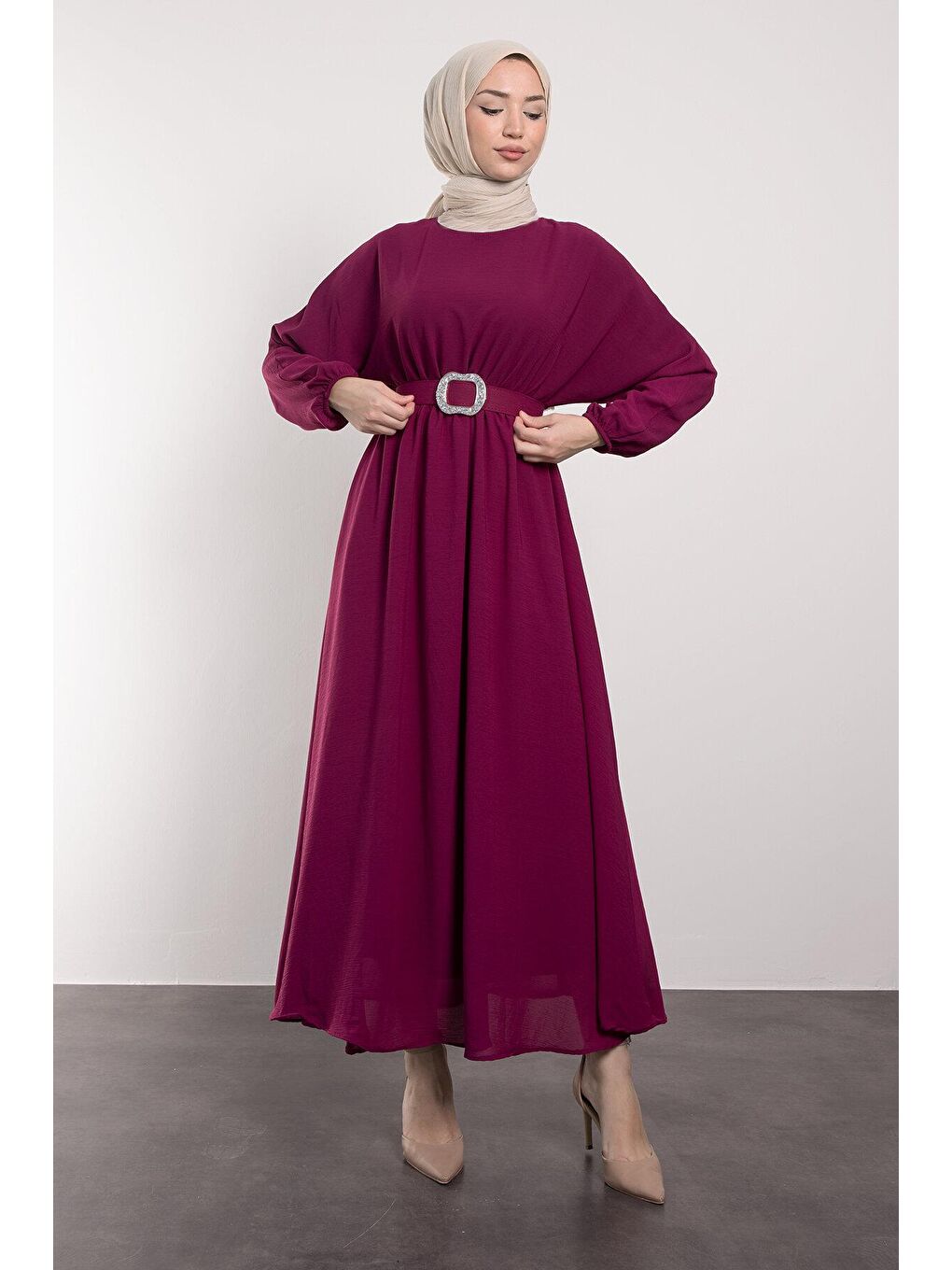 Fuşya Simli Kemerli Şifon Tesettür Kadın Elbise
