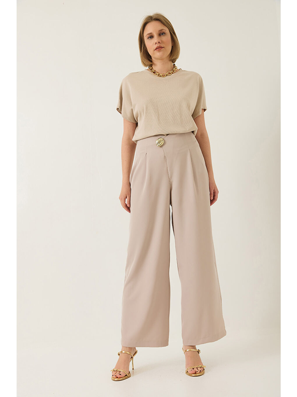 Bej Kadın Yüksek Bel Pens Detaylı Aksesuarlı Gizli Fermuarlı Bol Klasik Pantolon-2