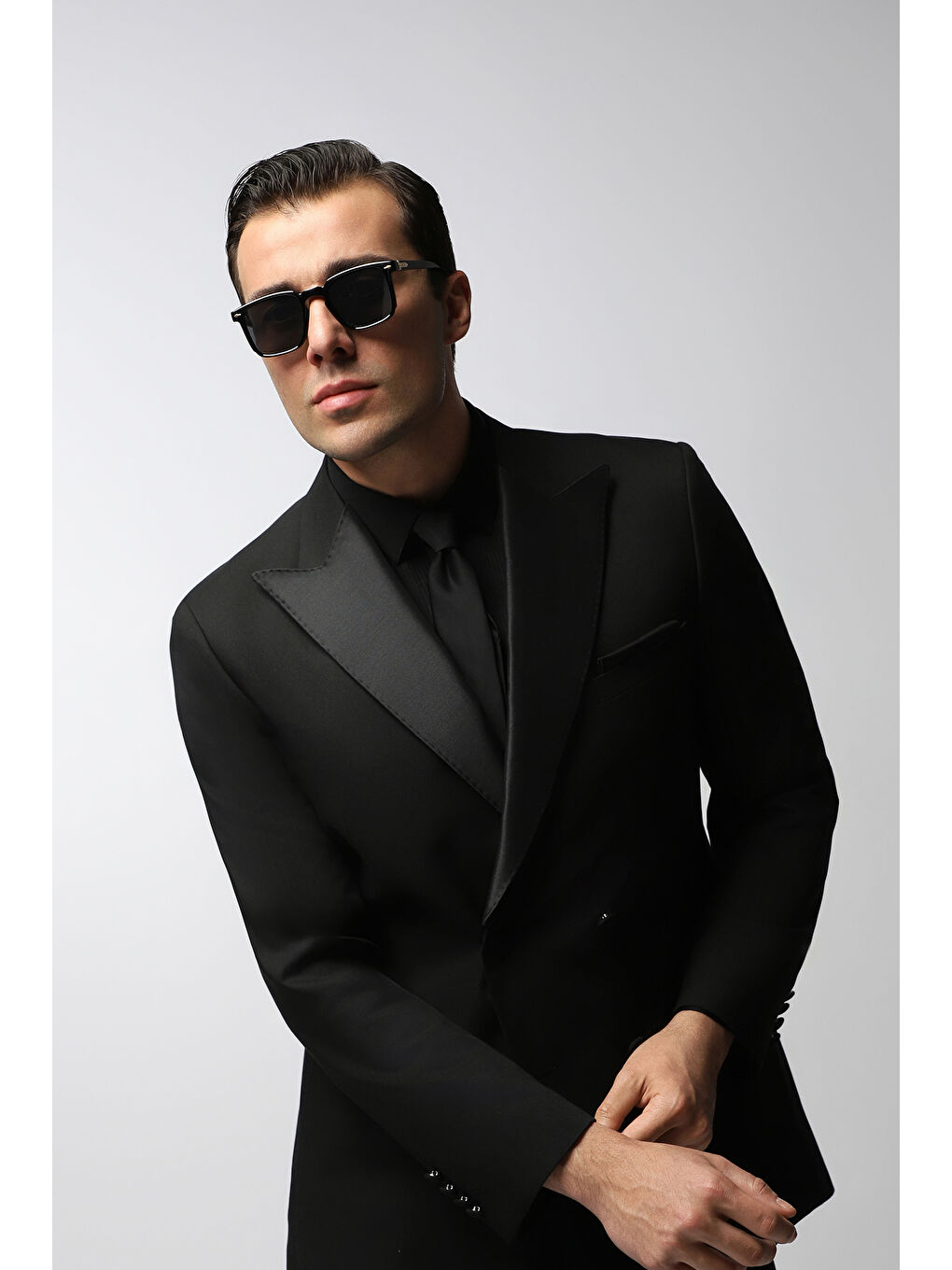 Siyah Regular Fit Sivri Yaka Kruvaze Smokin & Damatlık-1