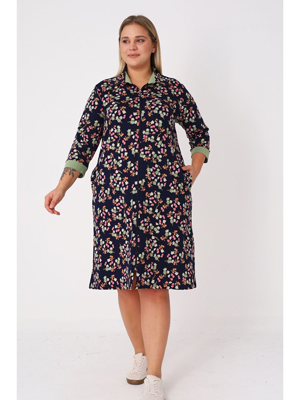 Lacivert Desenli Boydan Fermuarlı Biyeli Cepli Pamuklu Büyük Beden Truvakar Kollu Elbise-3