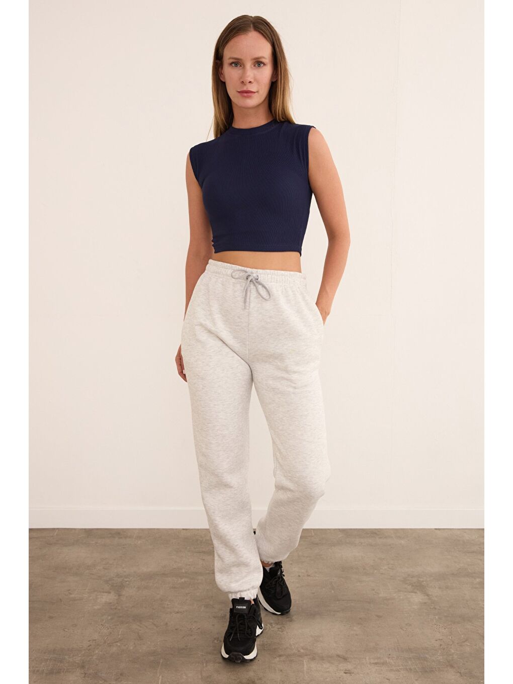Gri 3 İplik Beli Bağlamalı Jogger Eşofman Altı-1