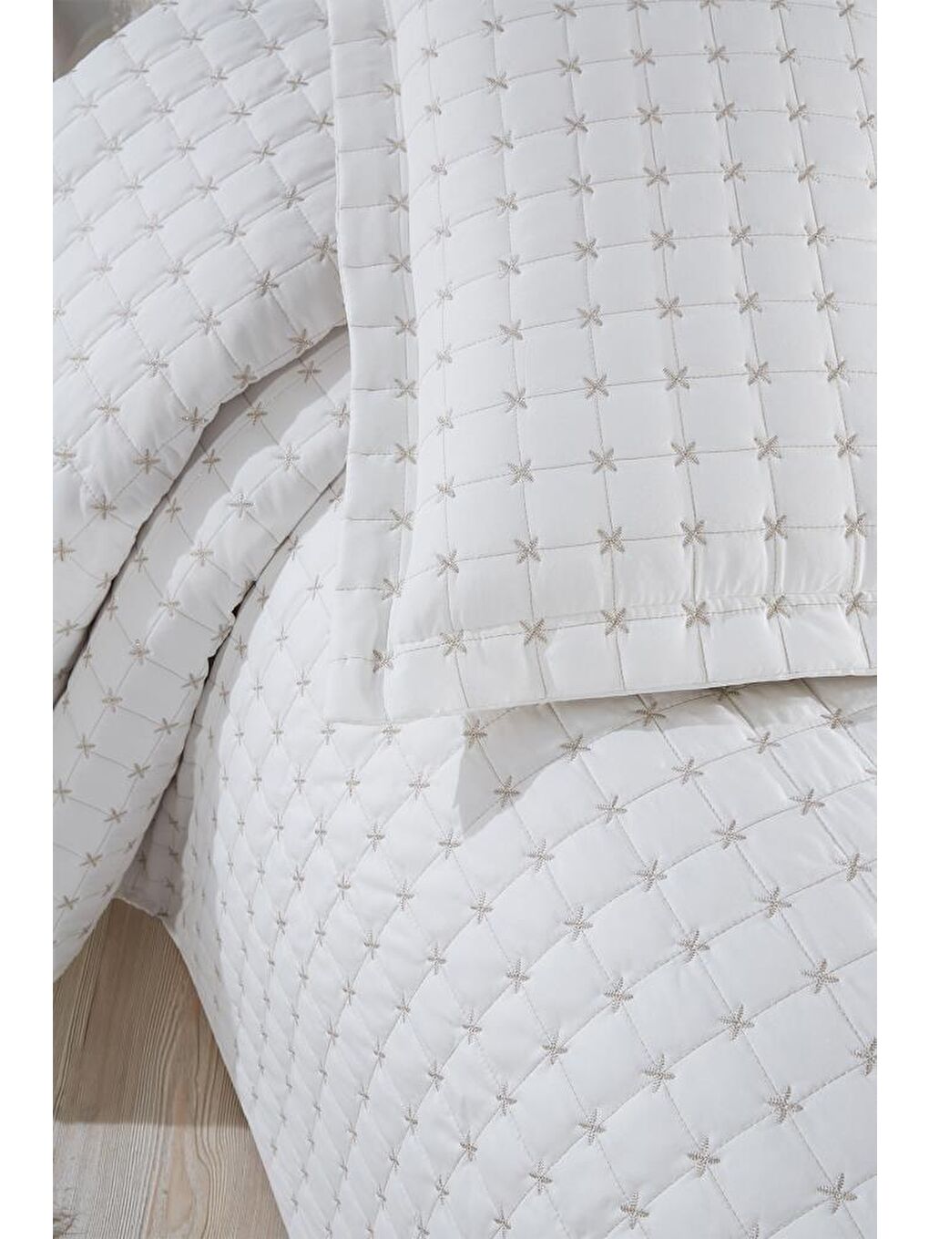 Ekru Yıldız Tek Kişilik Kapitoneli Yatak Örtüsü Krem-6