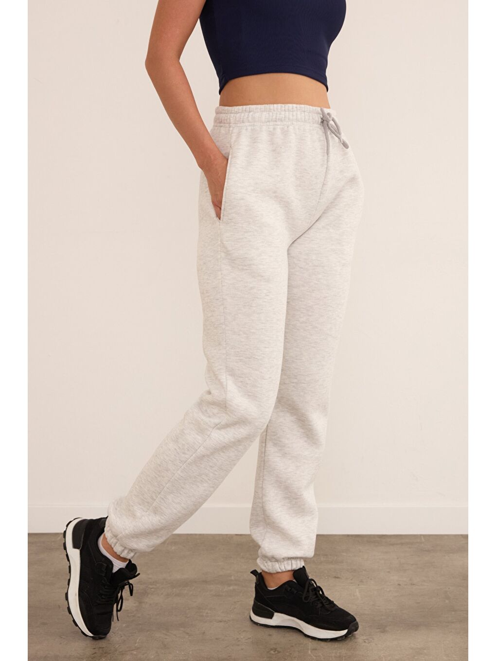 Gri 3 İplik Beli Bağlamalı Jogger Eşofman Altı-2