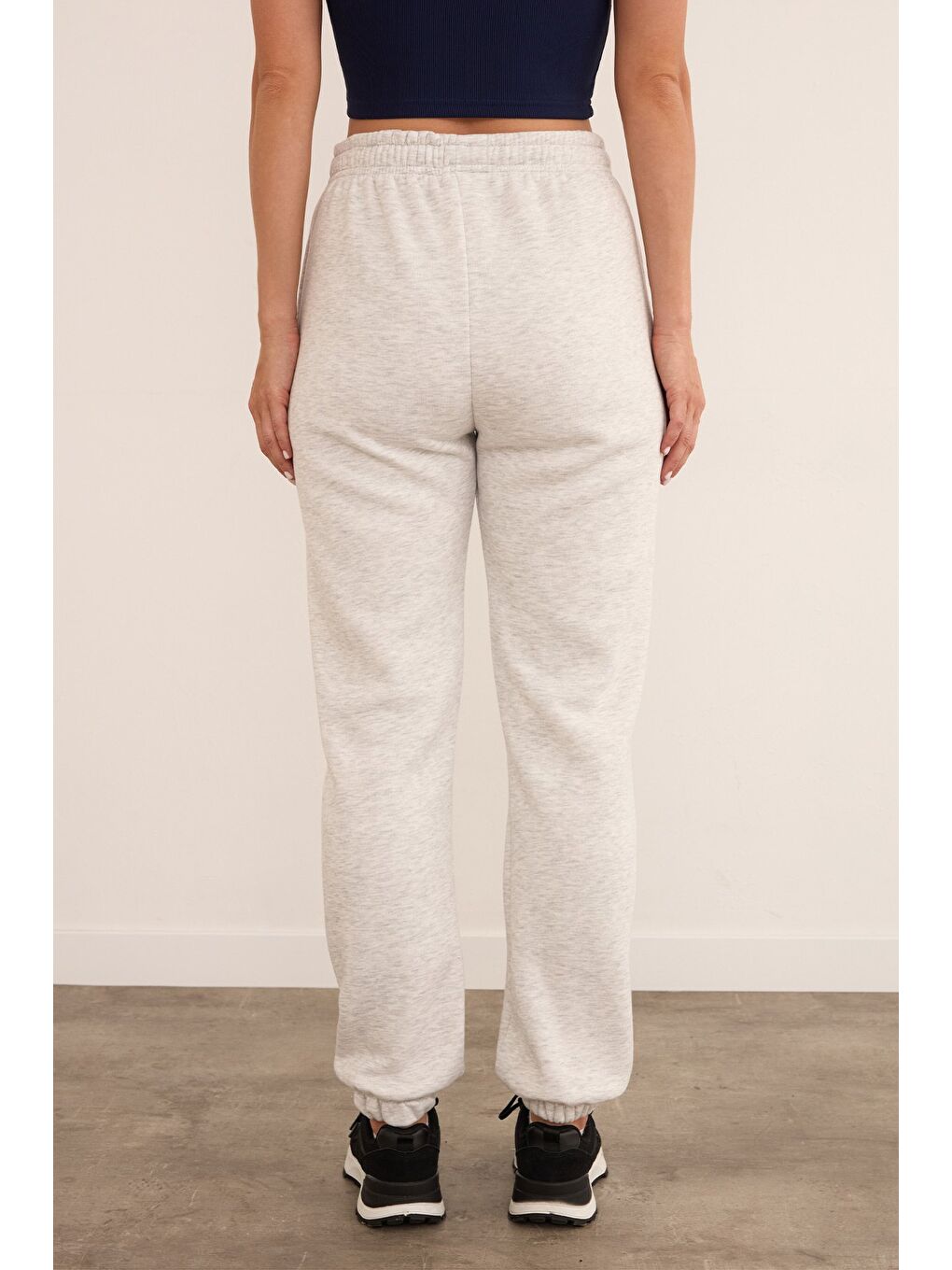 Gri 3 İplik Beli Bağlamalı Jogger Eşofman Altı-3