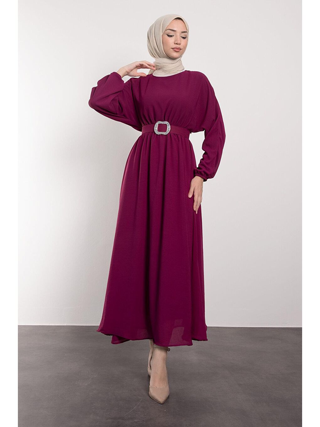 Fuşya Simli Kemerli Şifon Tesettür Kadın Elbise-4