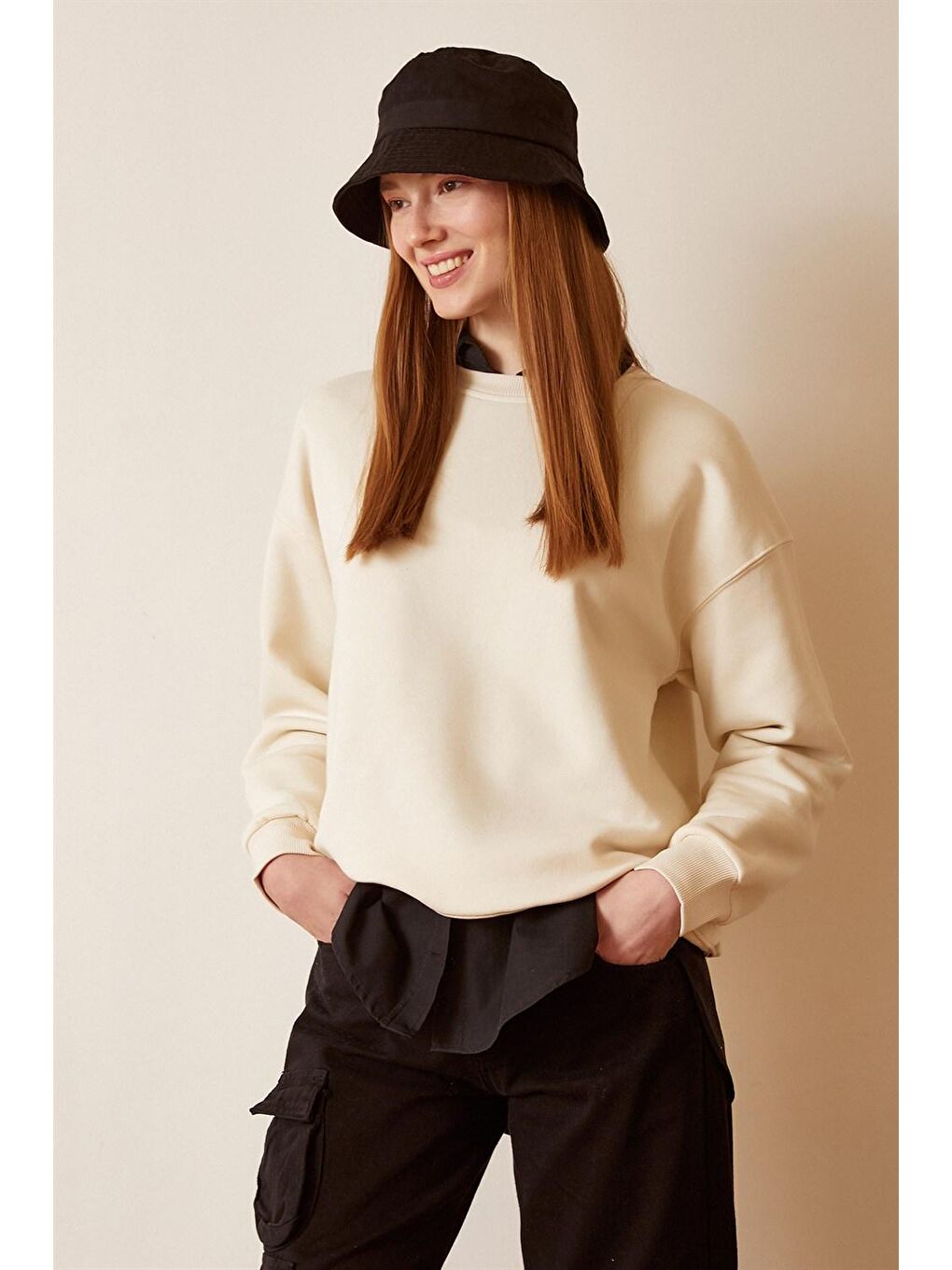 Ekru Bisiklet Yaka Sweatshirt