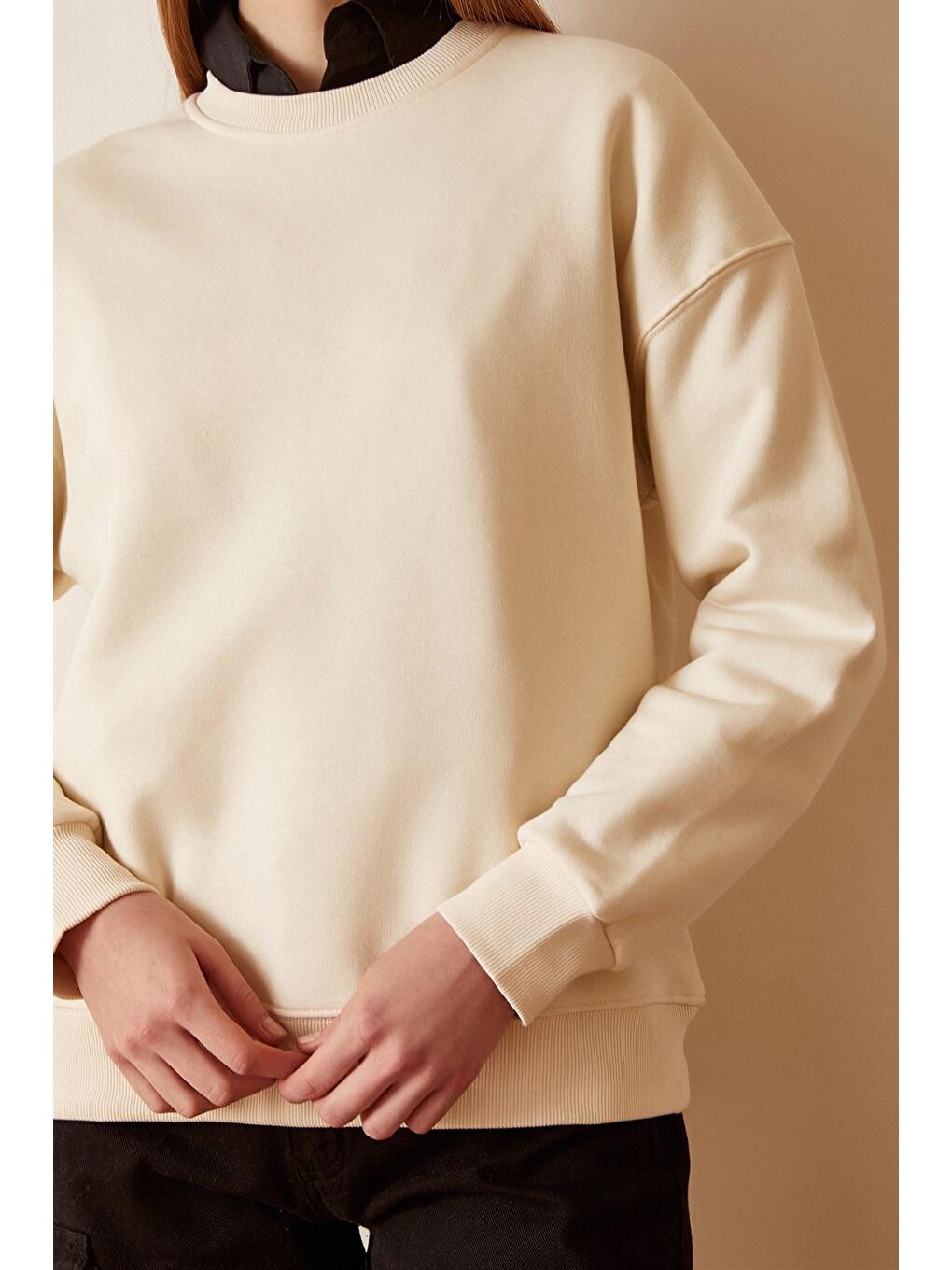 Ekru Bisiklet Yaka Sweatshirt-1