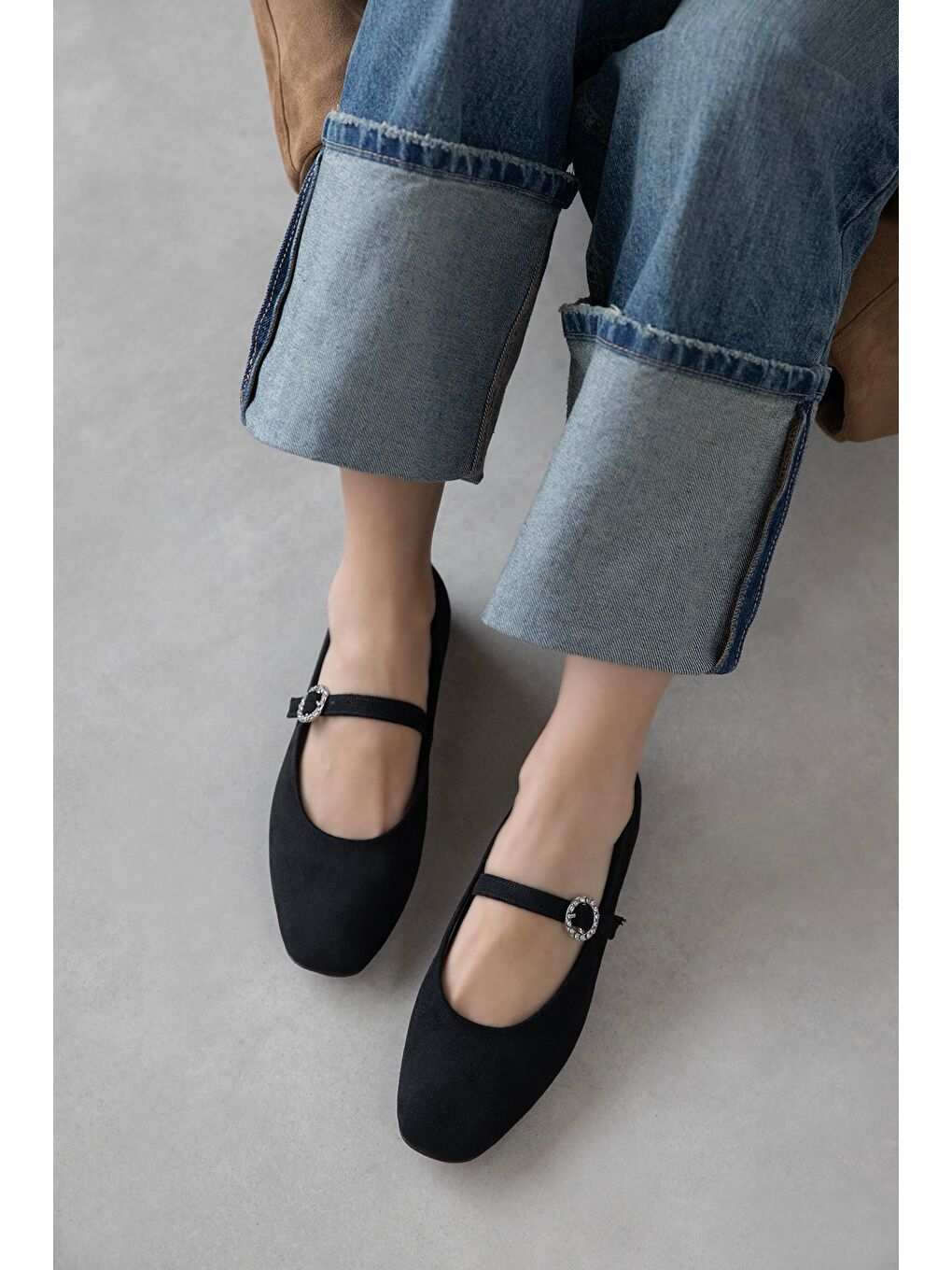 Berny Kadın Kemer Detay Süet Babet Siyah-1