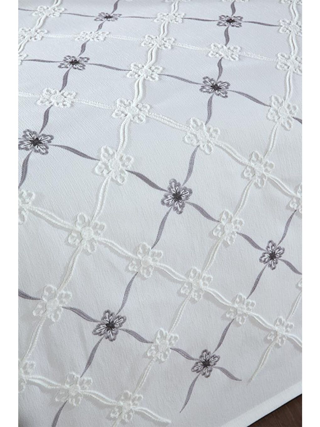 Karışık Kanola Nakışlı Şönil 3 Parça Çift Kişilik Yatak Örtüsü-2