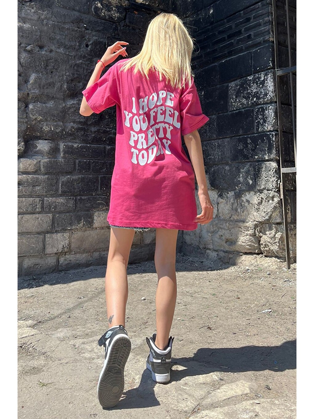 Pembe Baskılı Oversize Yuvarlak Yaka Kadın Tişört-2